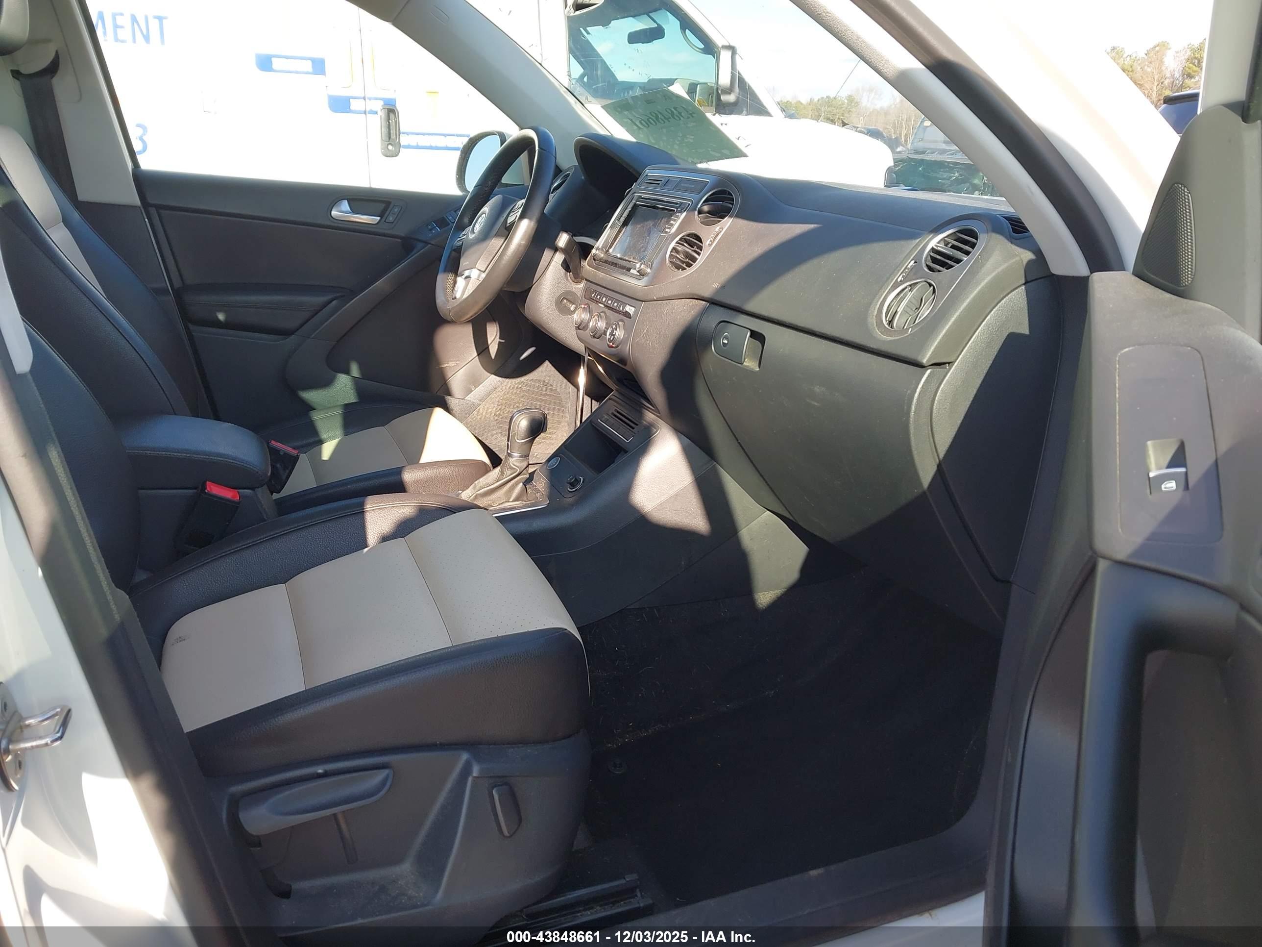 VOLKSWAGEN TIGUAN image 5