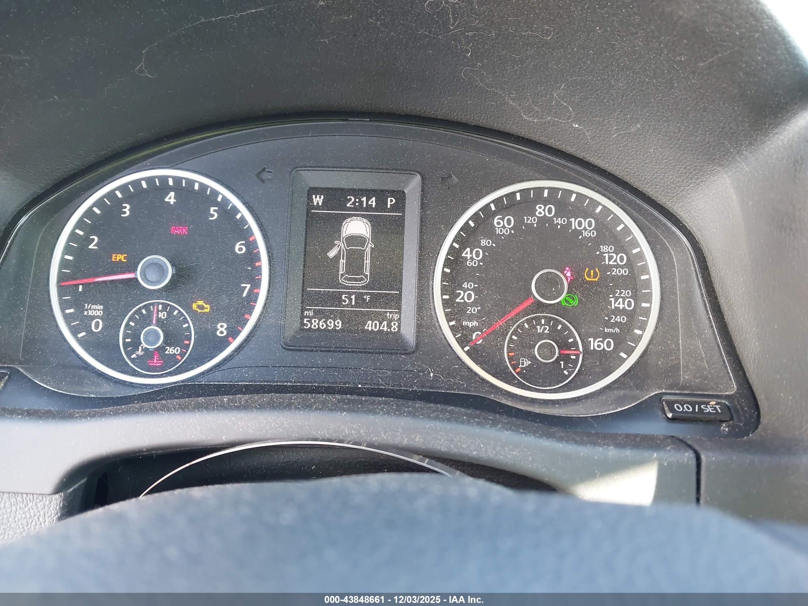 VOLKSWAGEN TIGUAN image 7