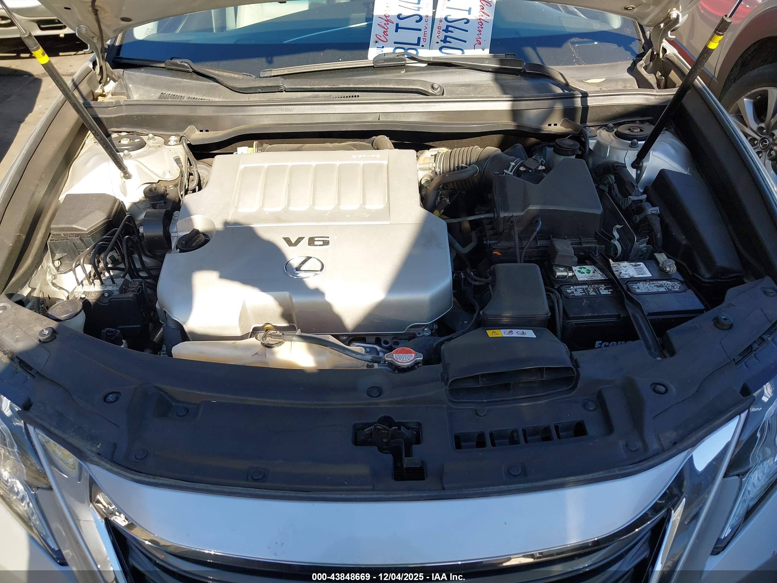 LEXUS ES image 10