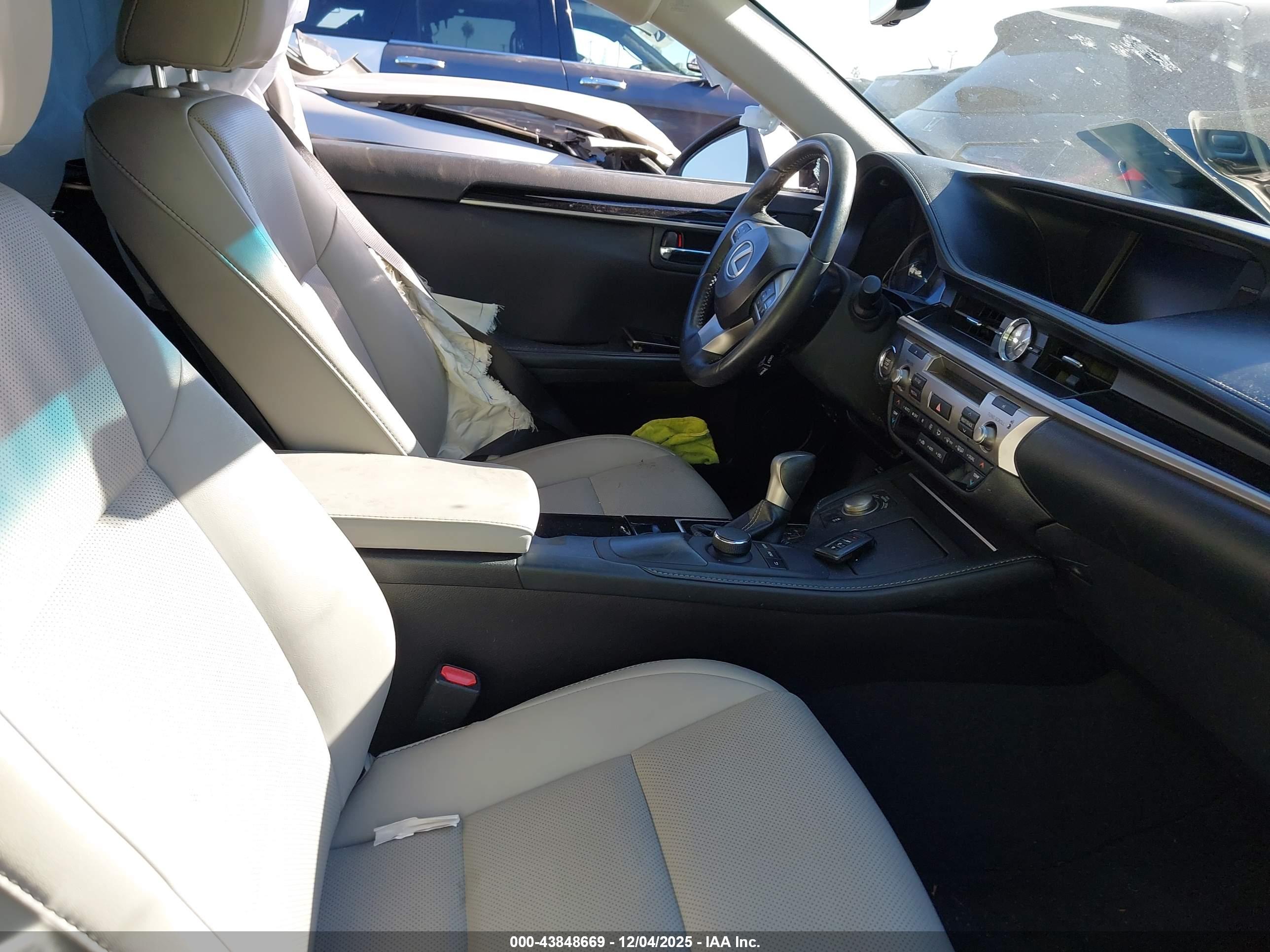 LEXUS ES image 5