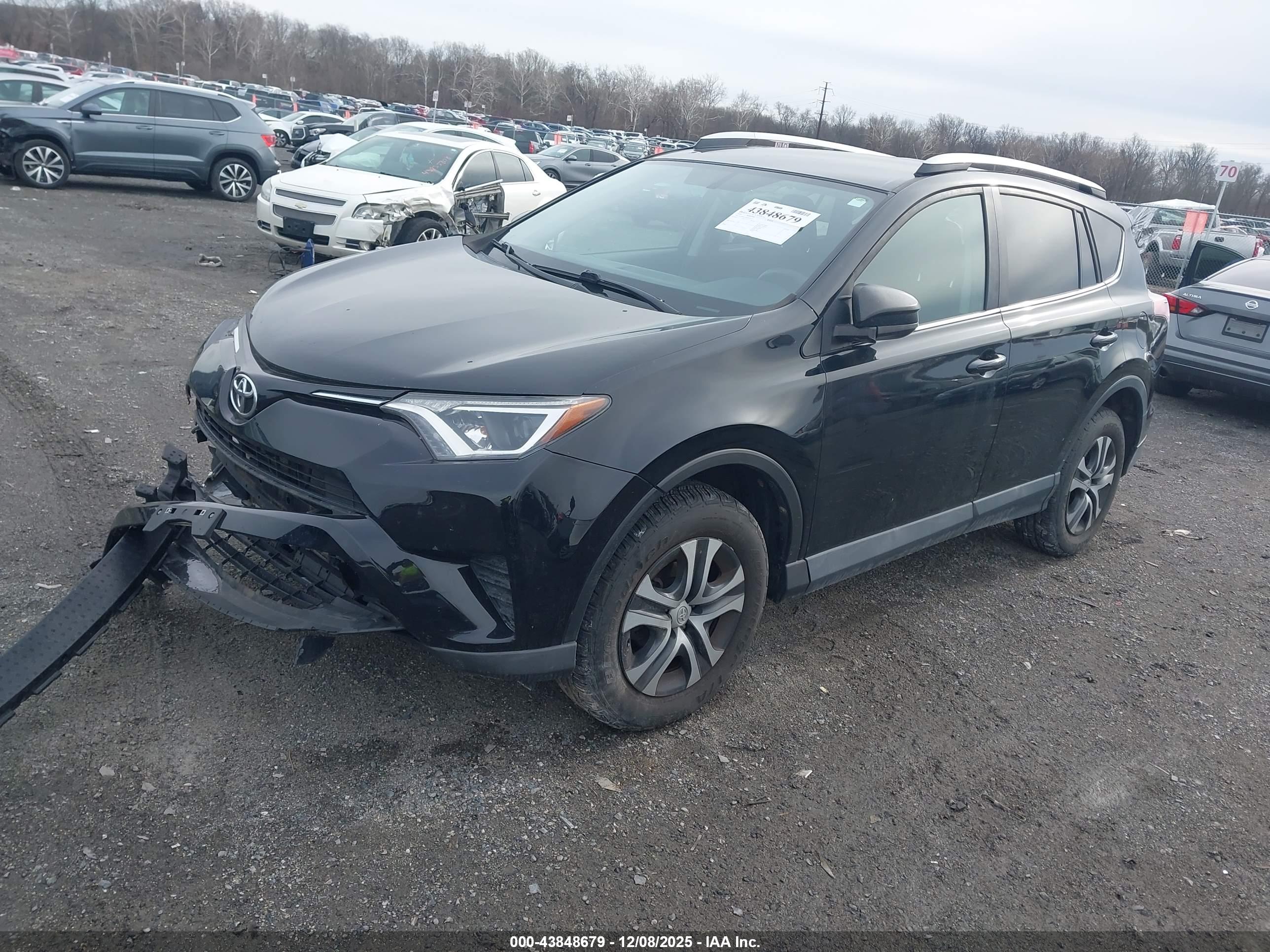 TOYOTA RAV4 image 2