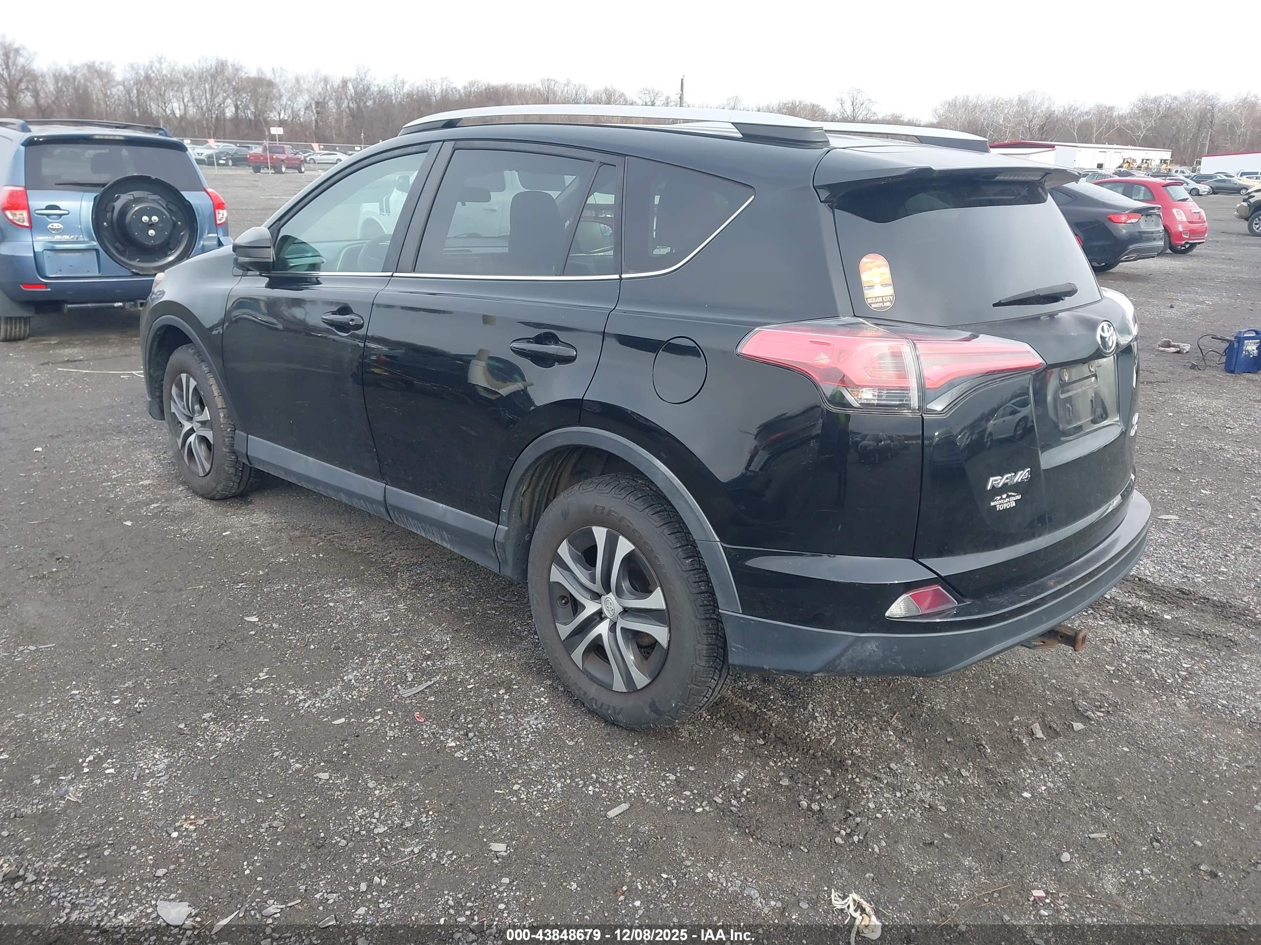TOYOTA RAV4 image 3