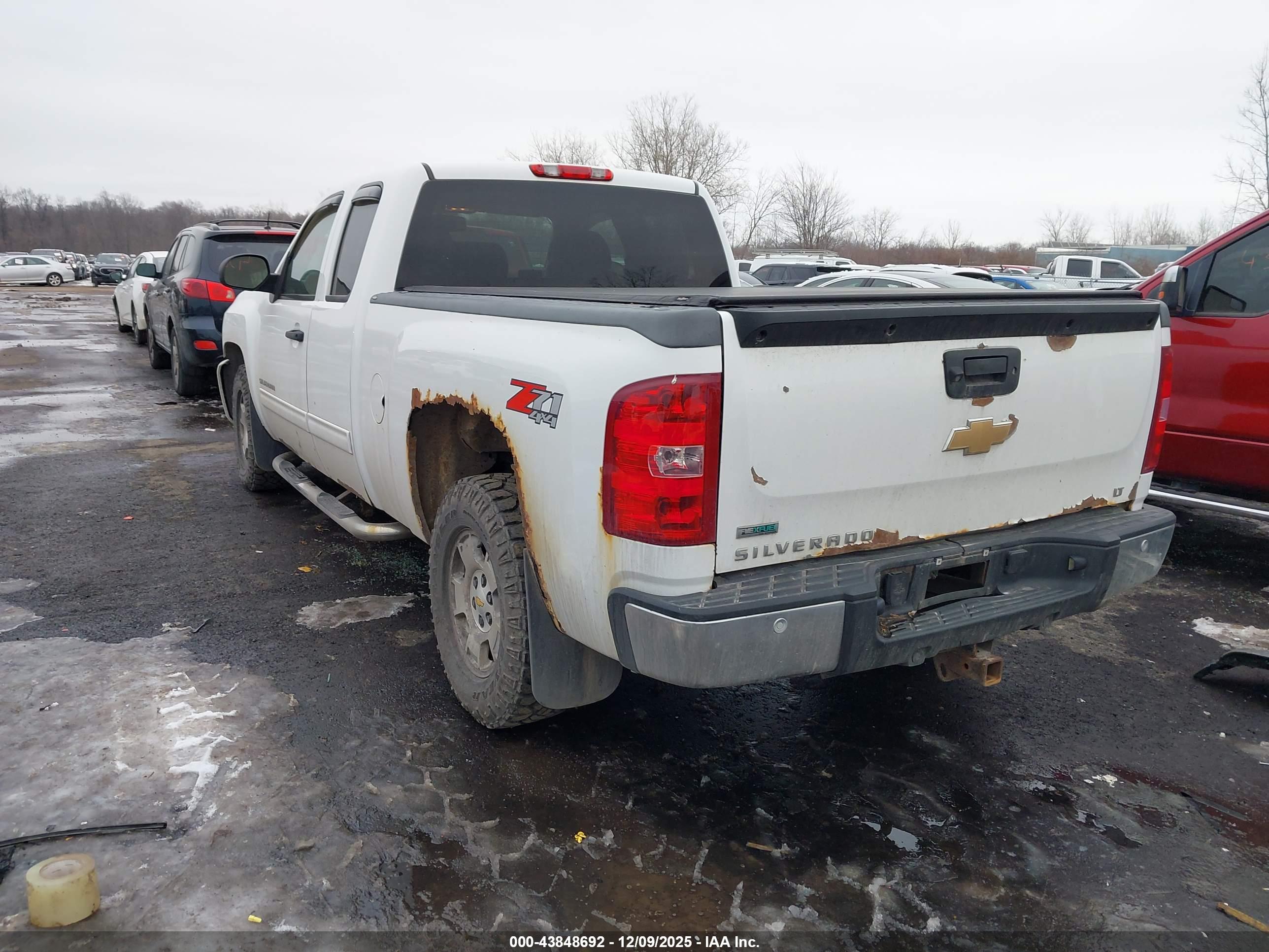 CHEVROLET SILVERADO image 3