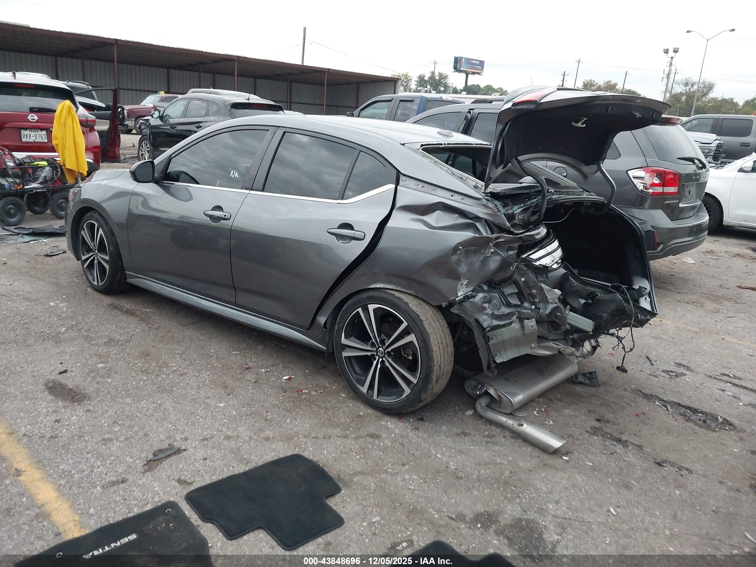 NISSAN SENTRA image 3