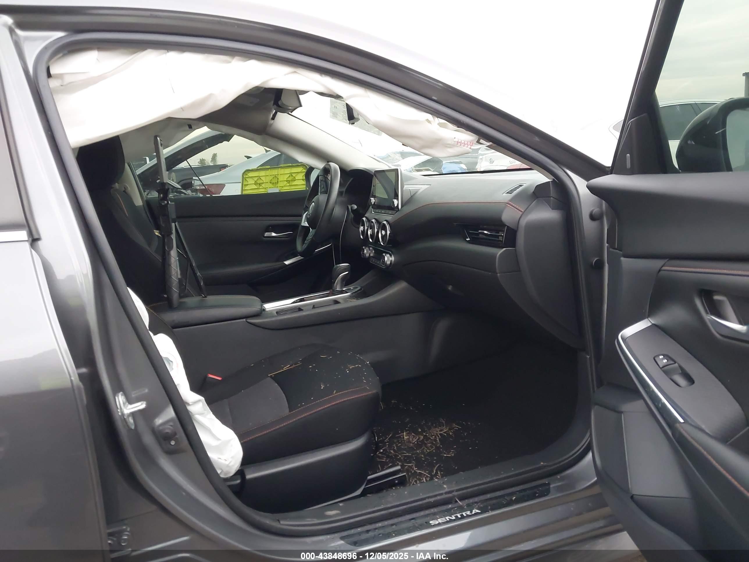 NISSAN SENTRA image 5