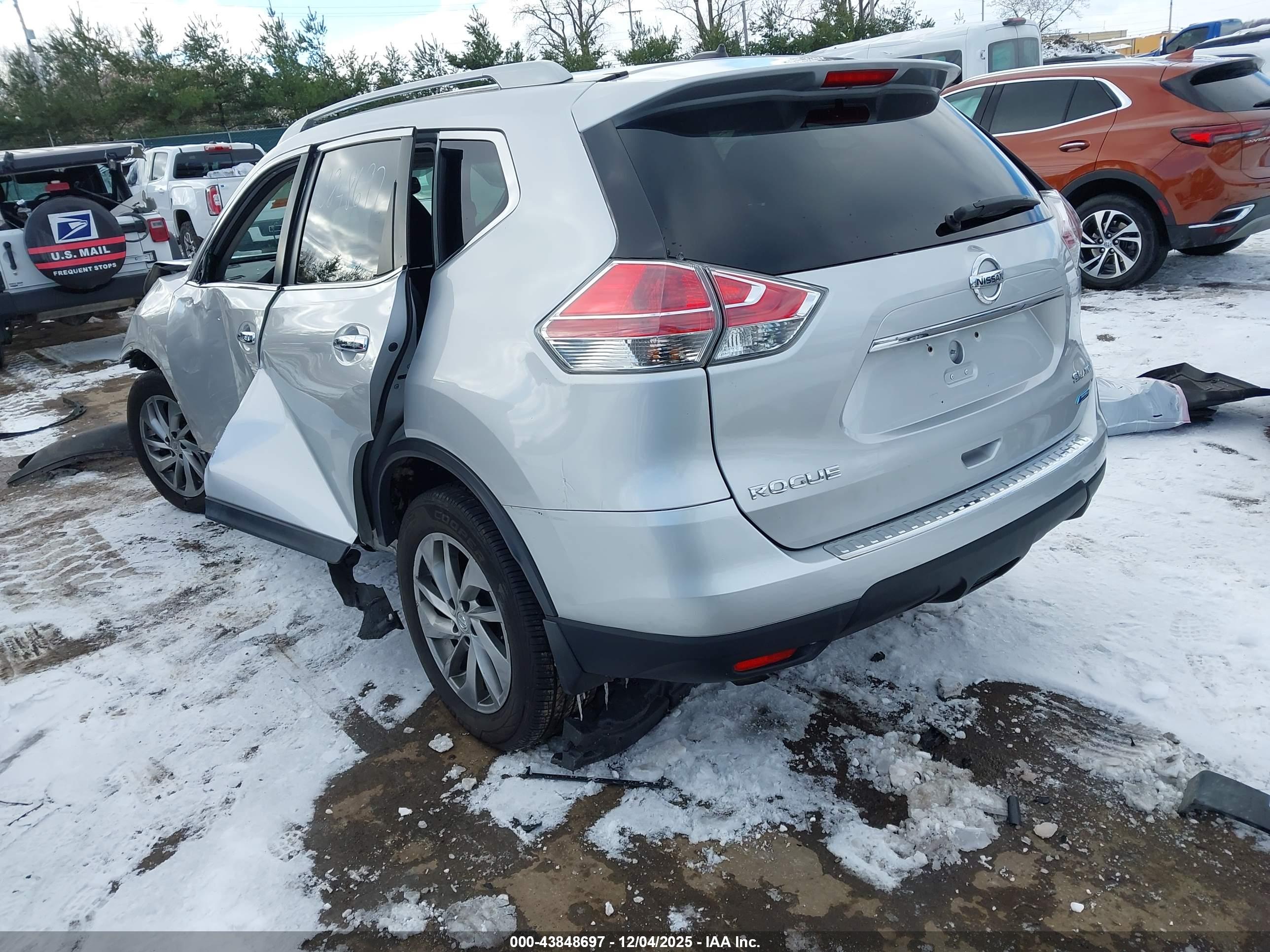 NISSAN ROGUE image 3