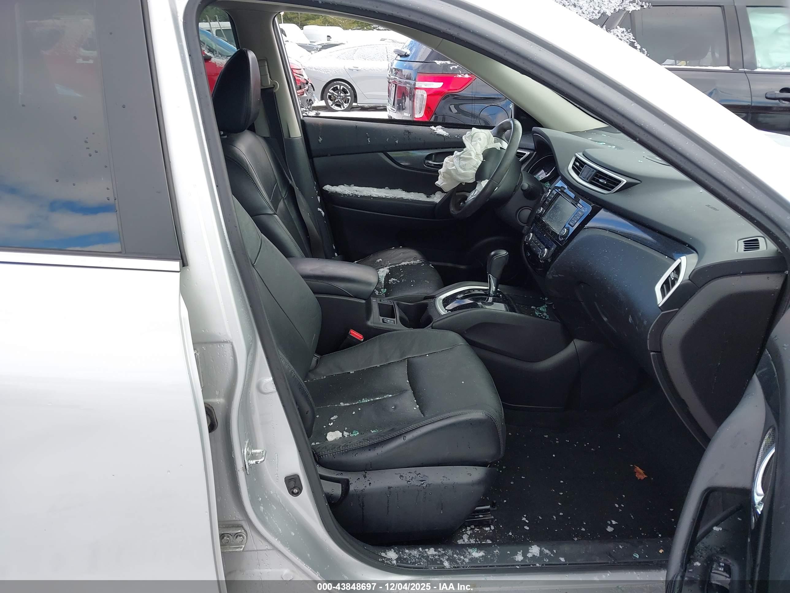 NISSAN ROGUE image 5