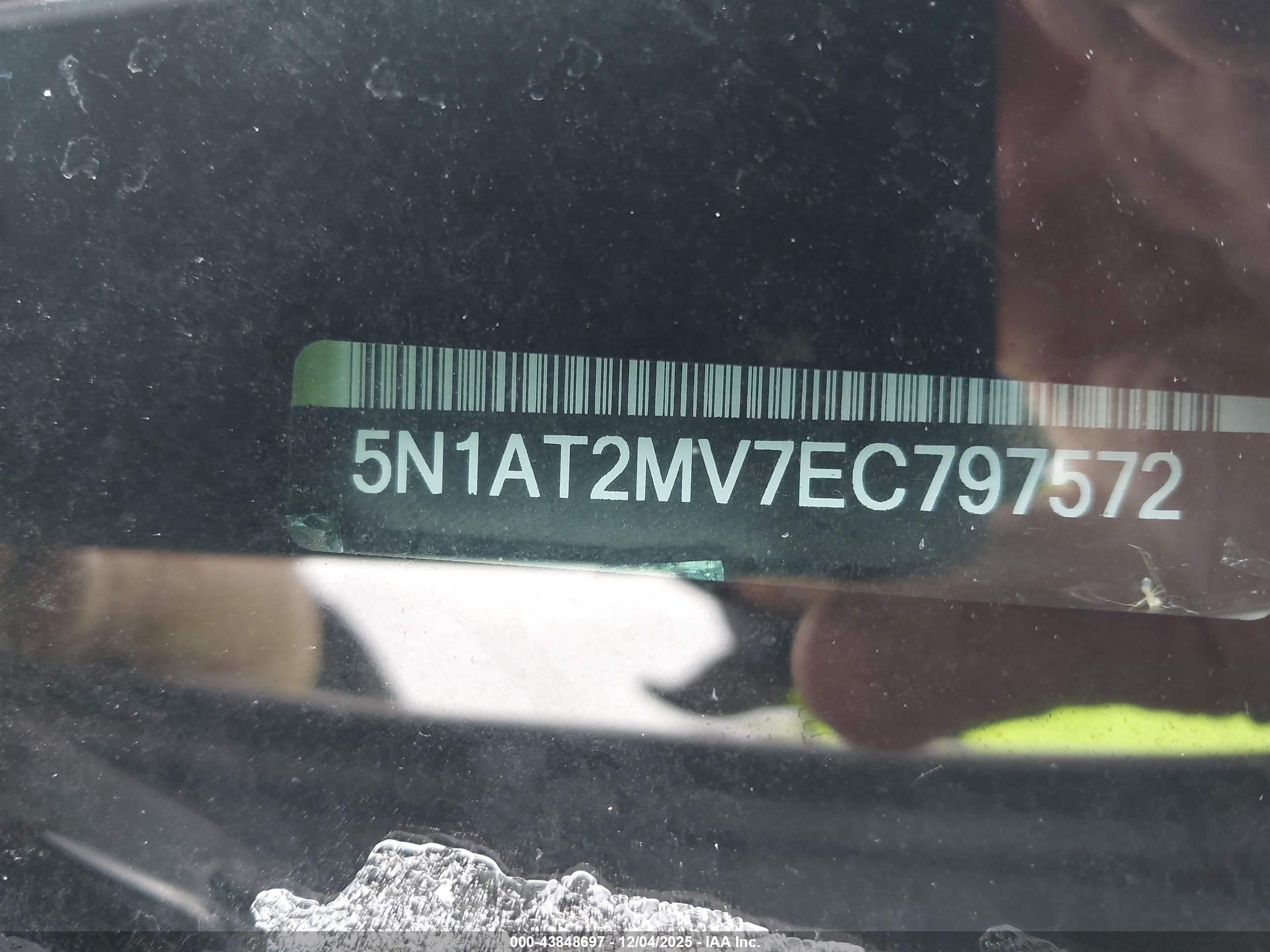 NISSAN ROGUE image 9