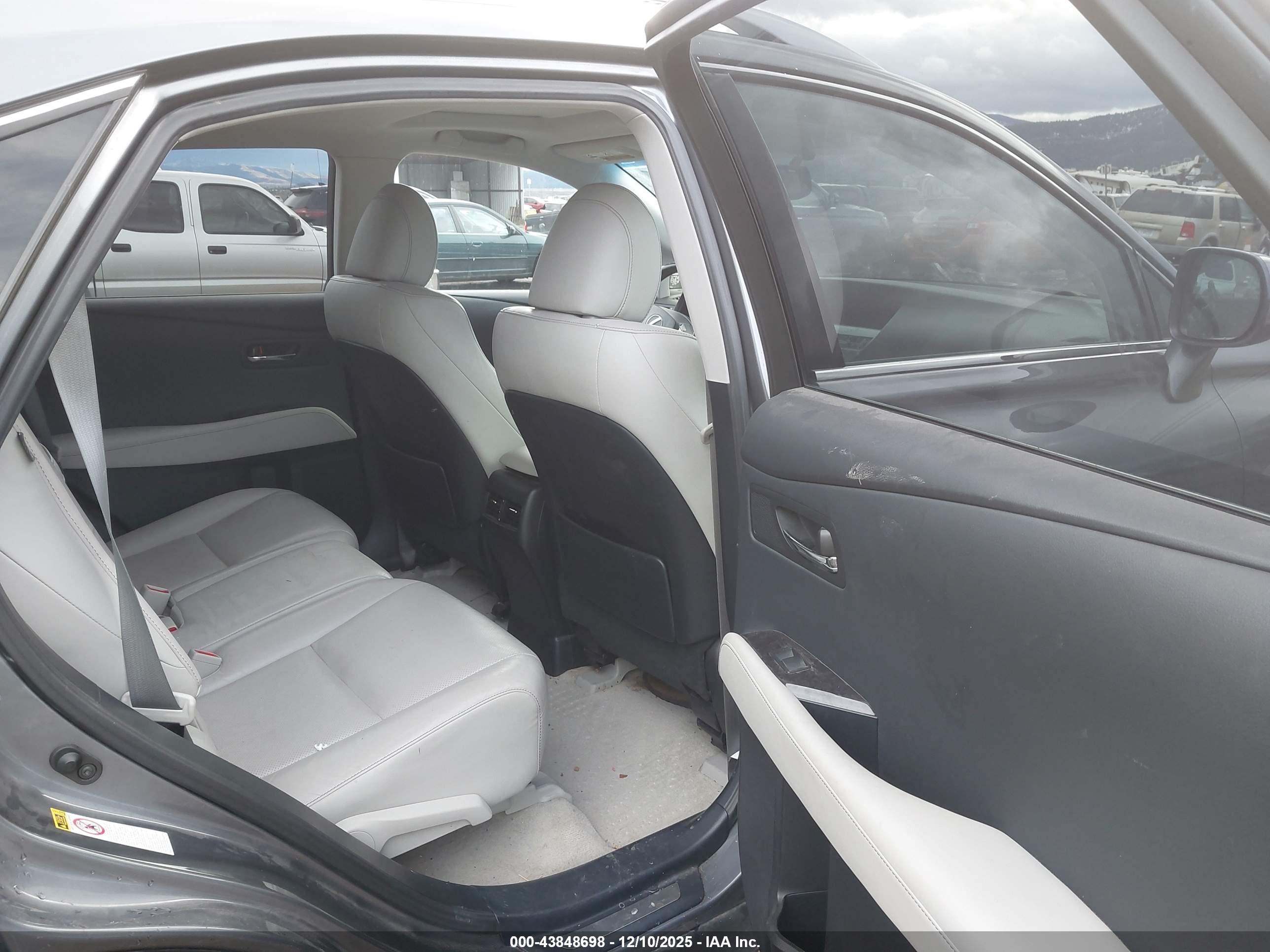 LEXUS RX image 8
