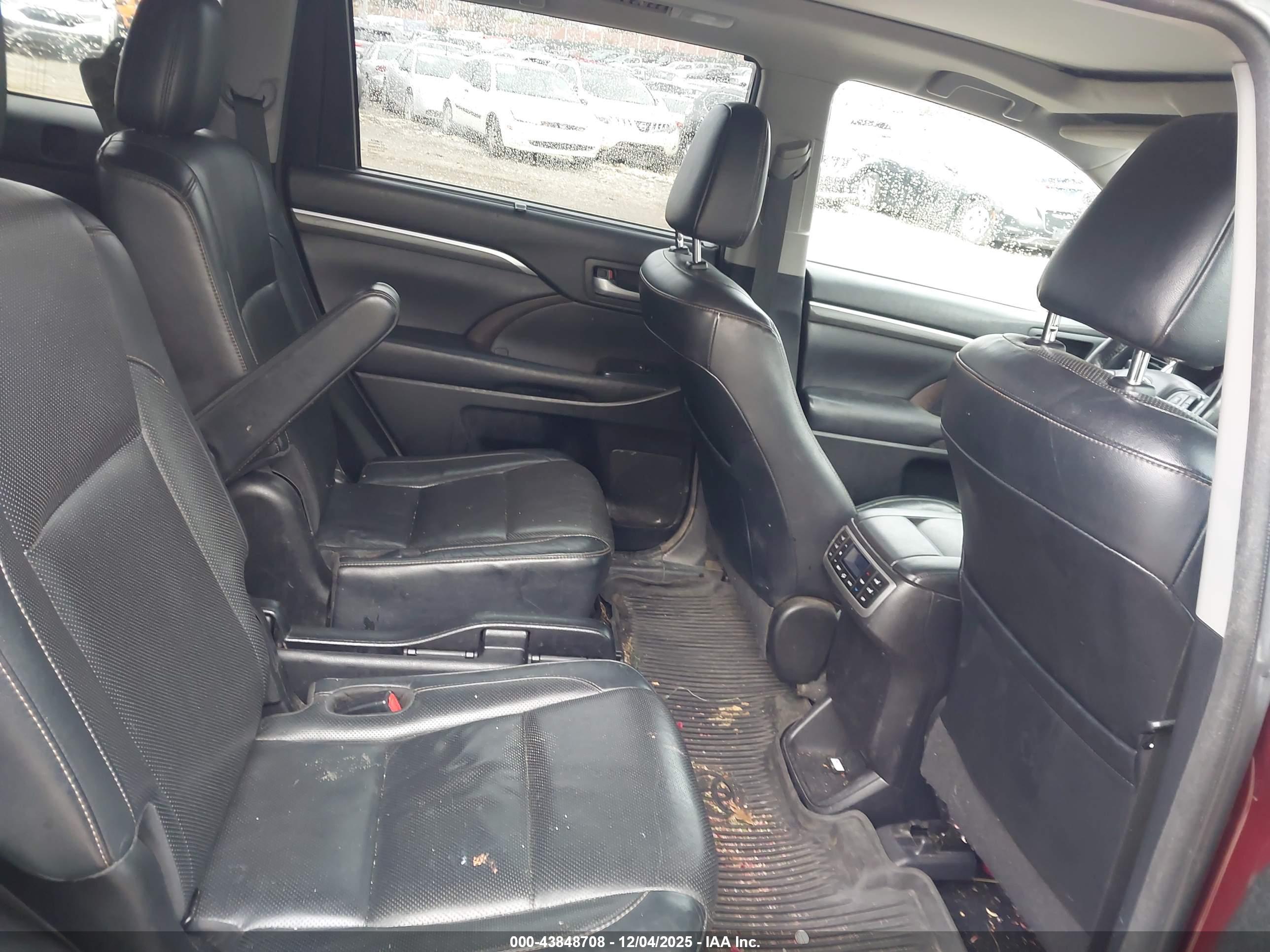 TOYOTA HIGHLANDER image 8