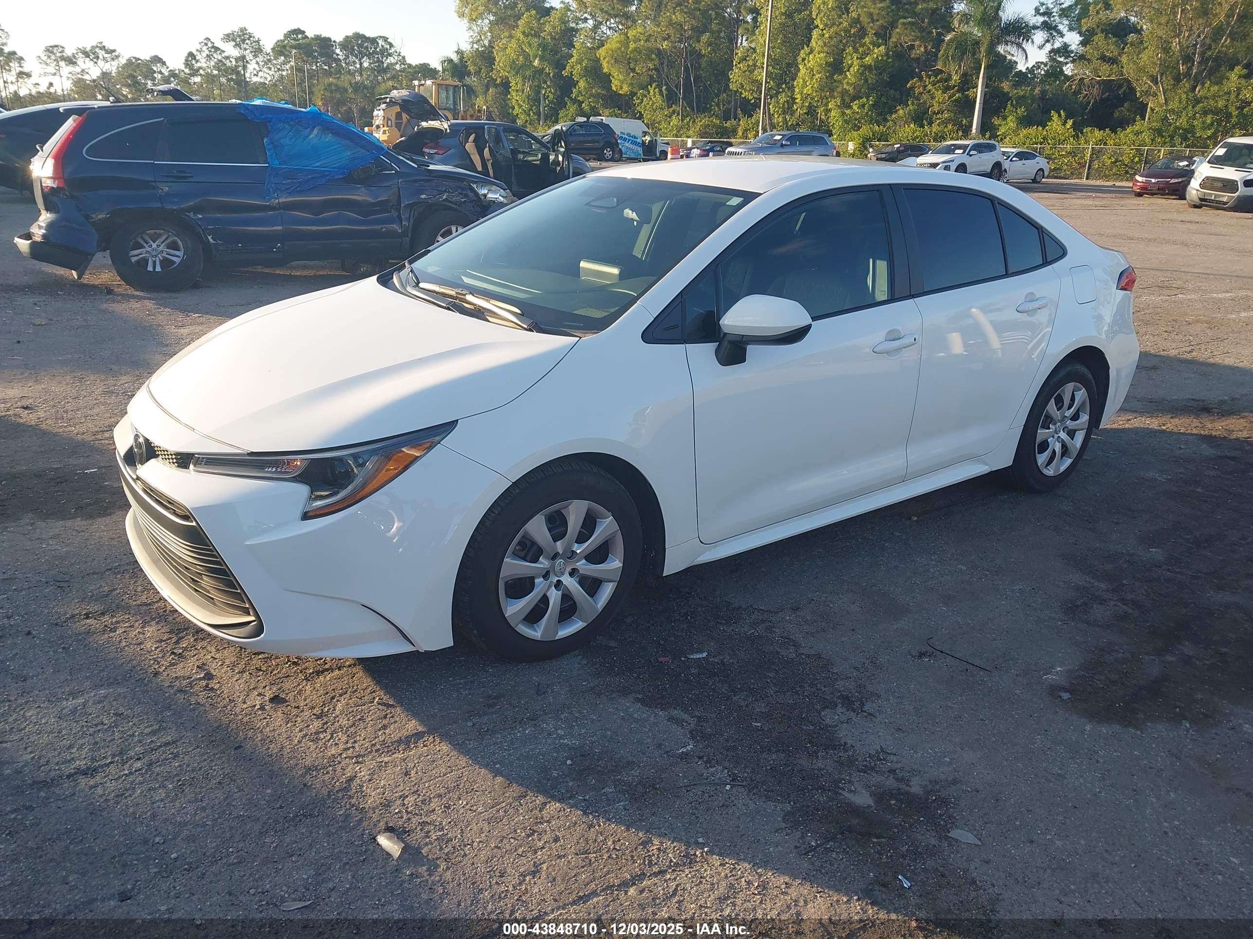 TOYOTA COROLLA image 2