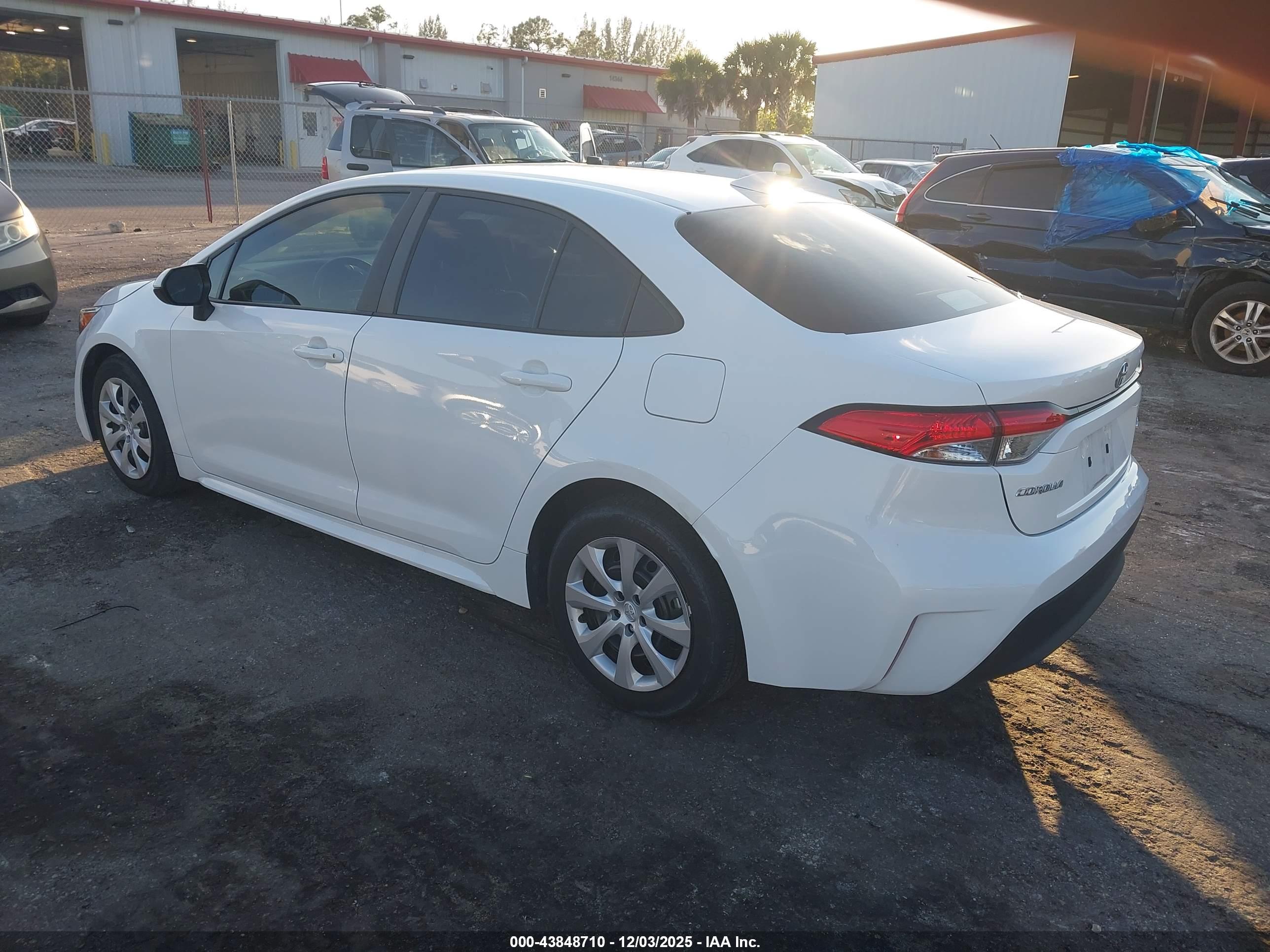 TOYOTA COROLLA image 3