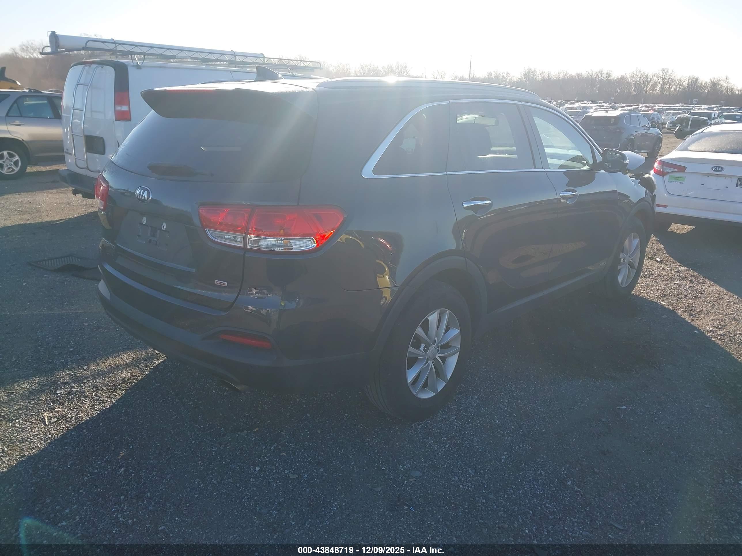 KIA SORENTO image 4