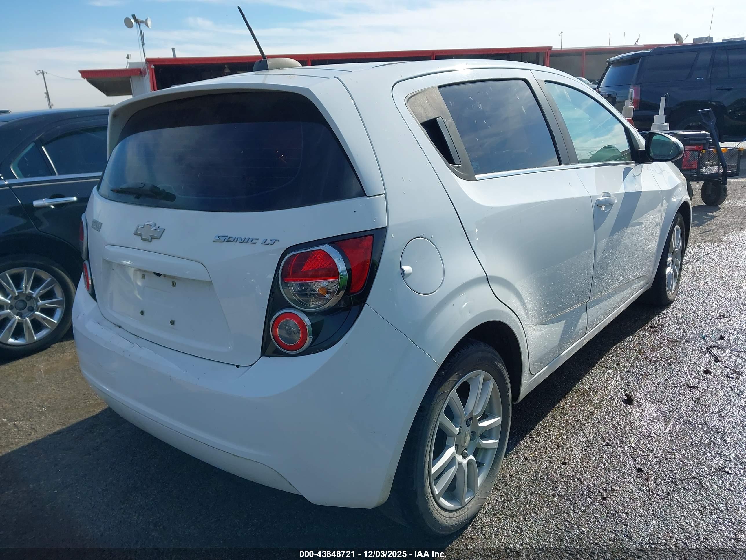 CHEVROLET SONIC image 4