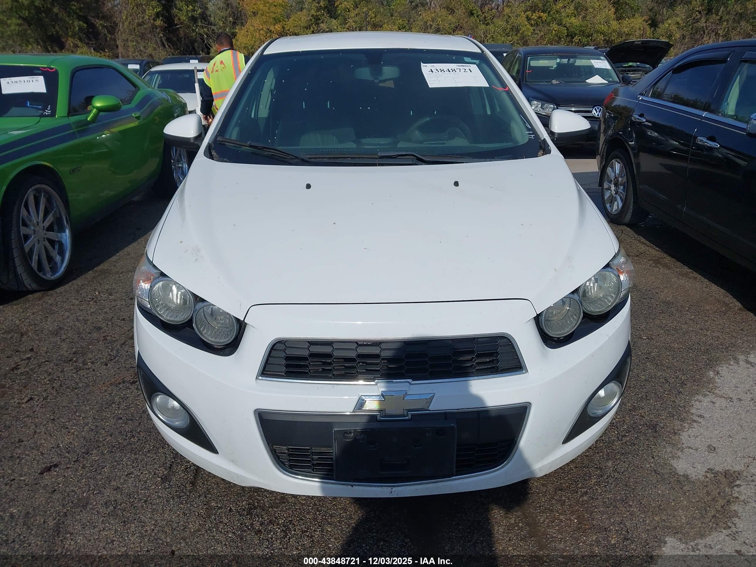 CHEVROLET SONIC image 6