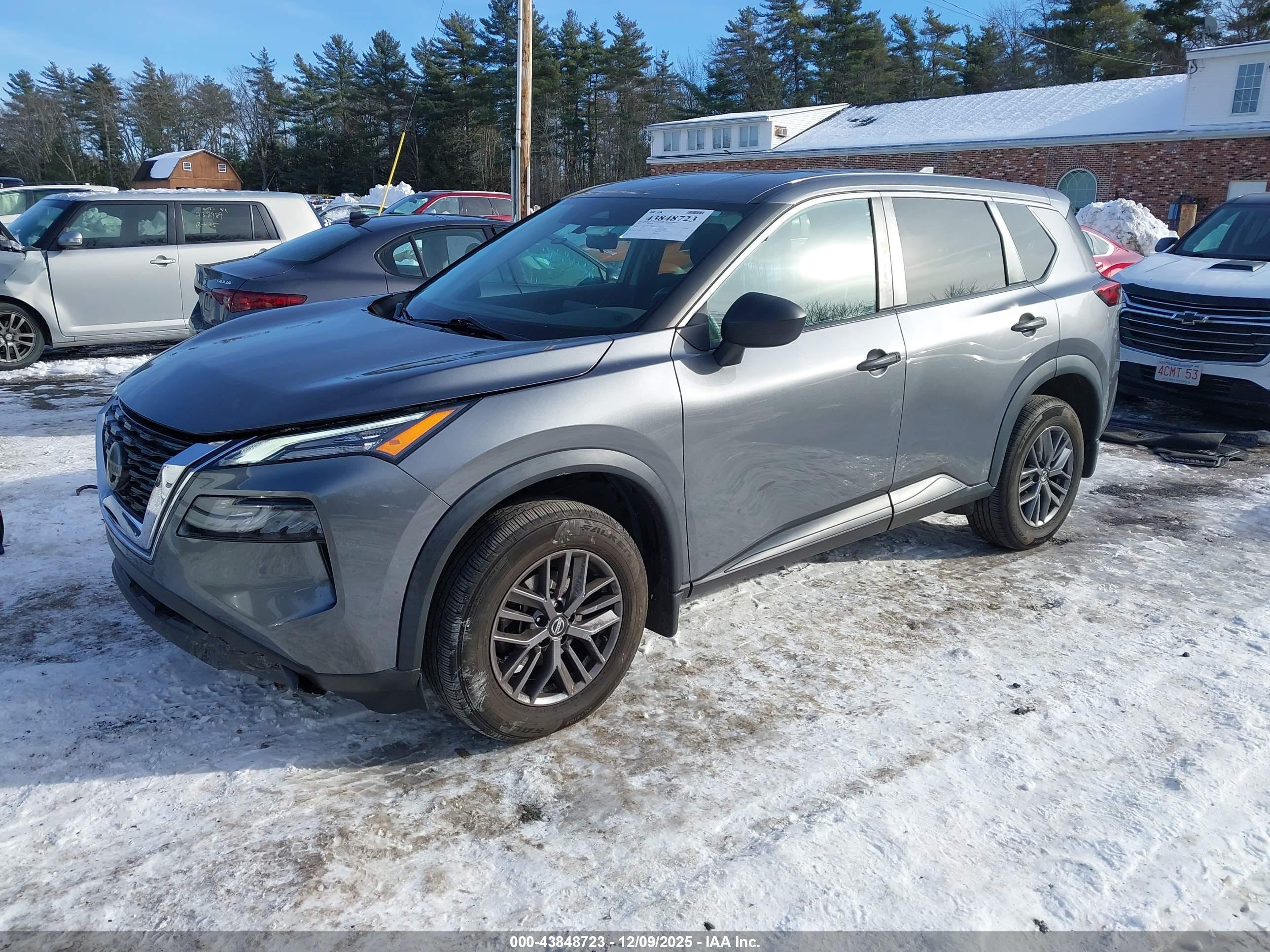 NISSAN ROGUE image 2