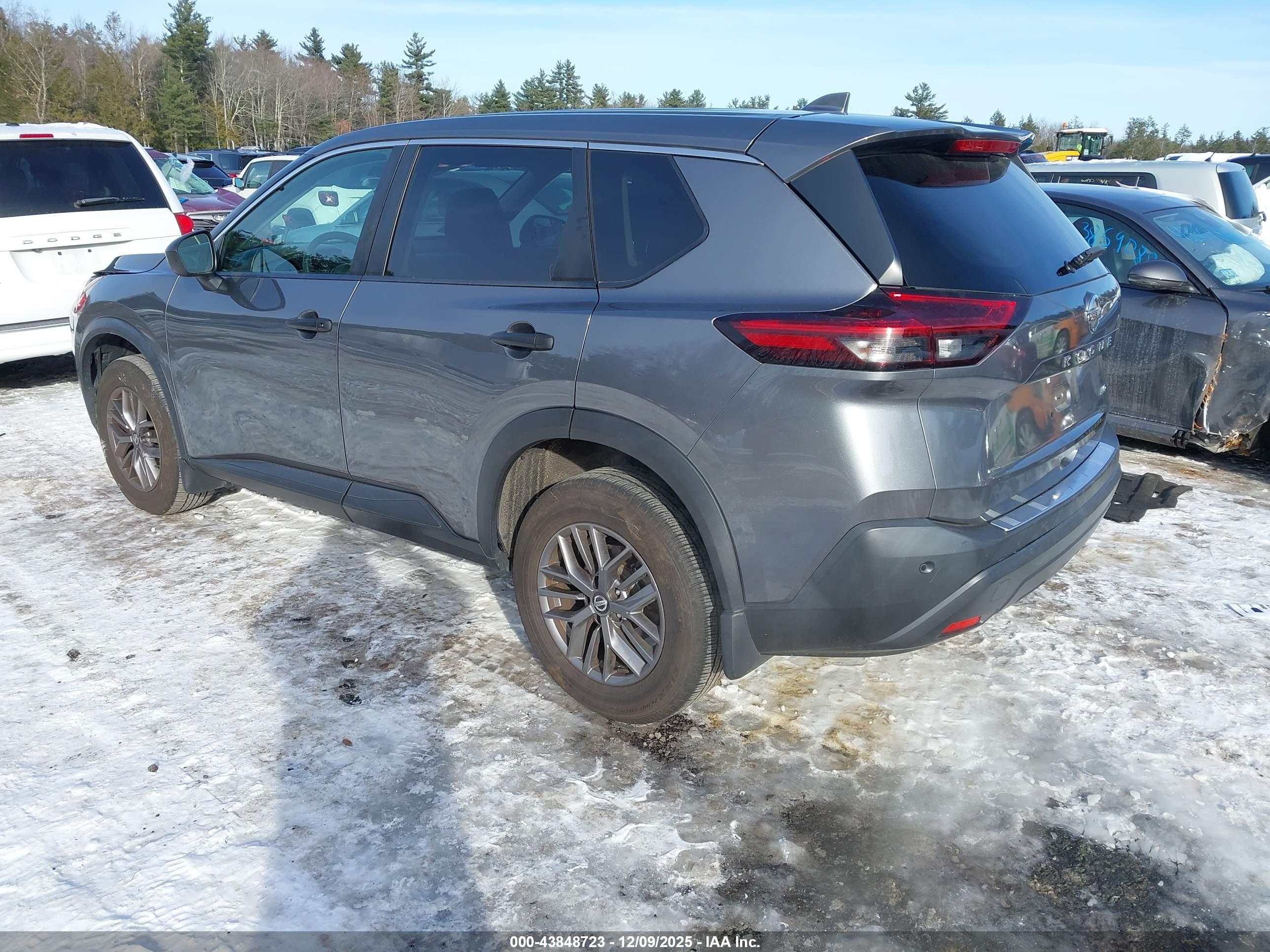 NISSAN ROGUE image 3