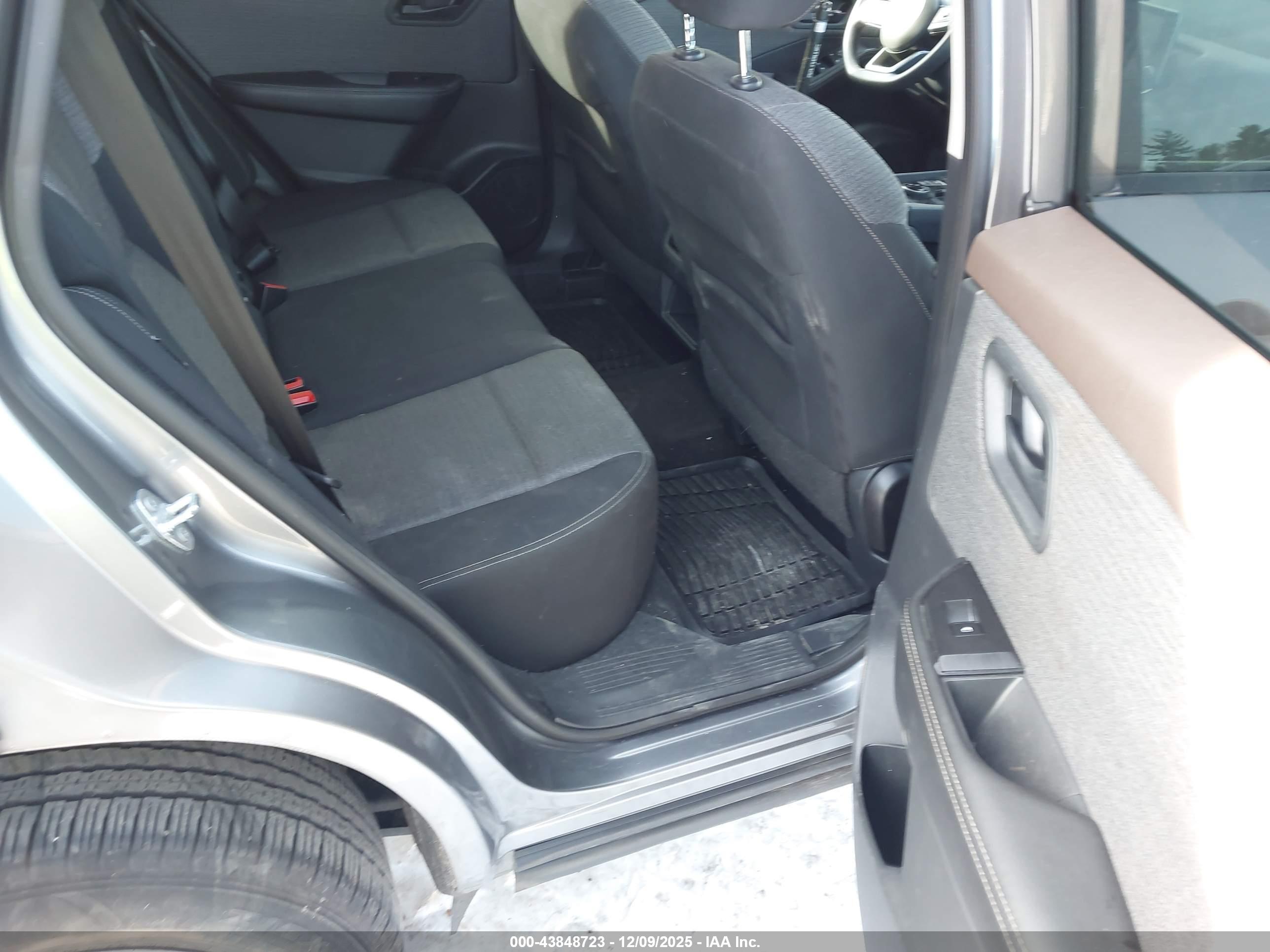 NISSAN ROGUE image 8