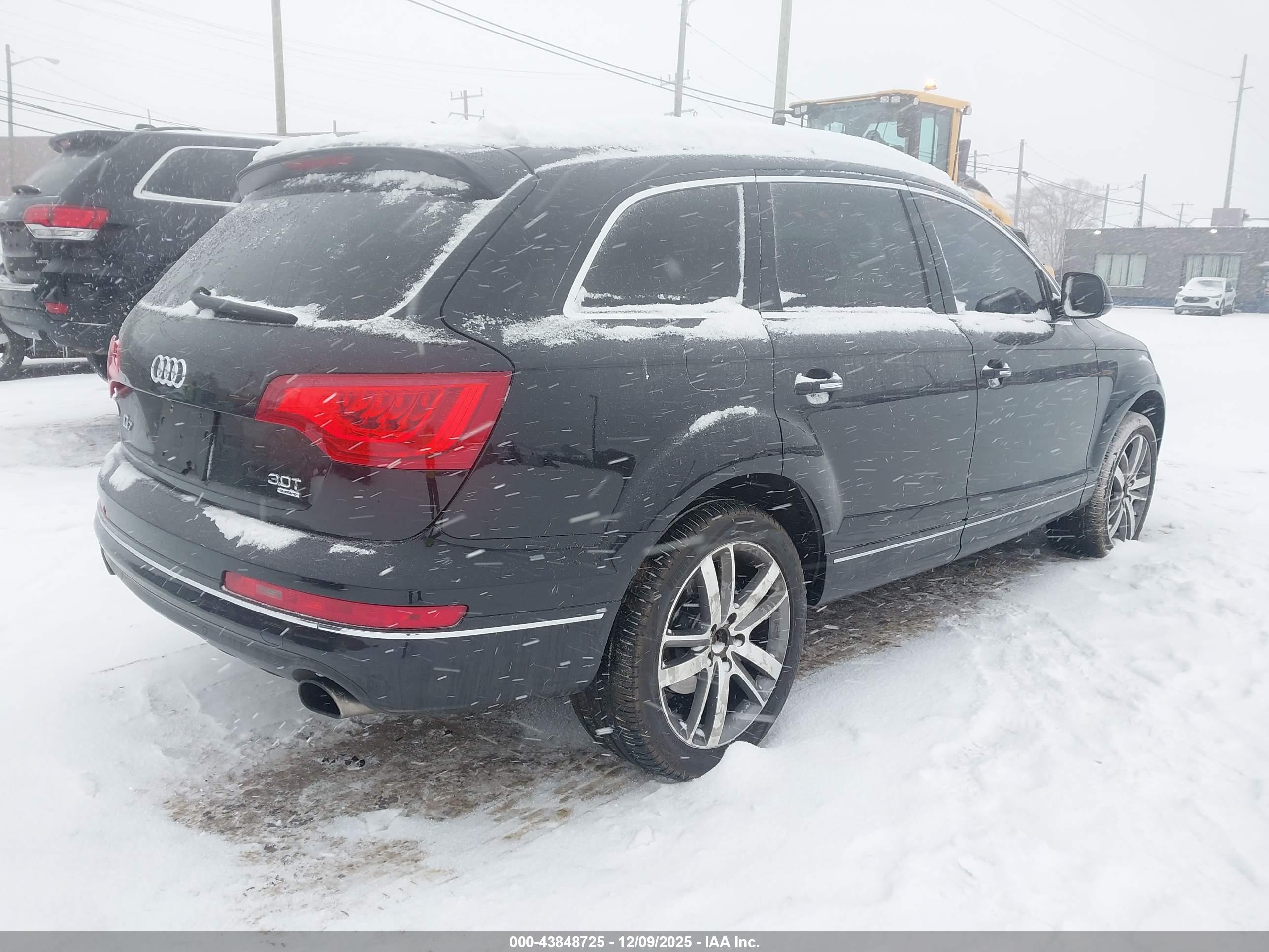 AUDI Q7 image 4