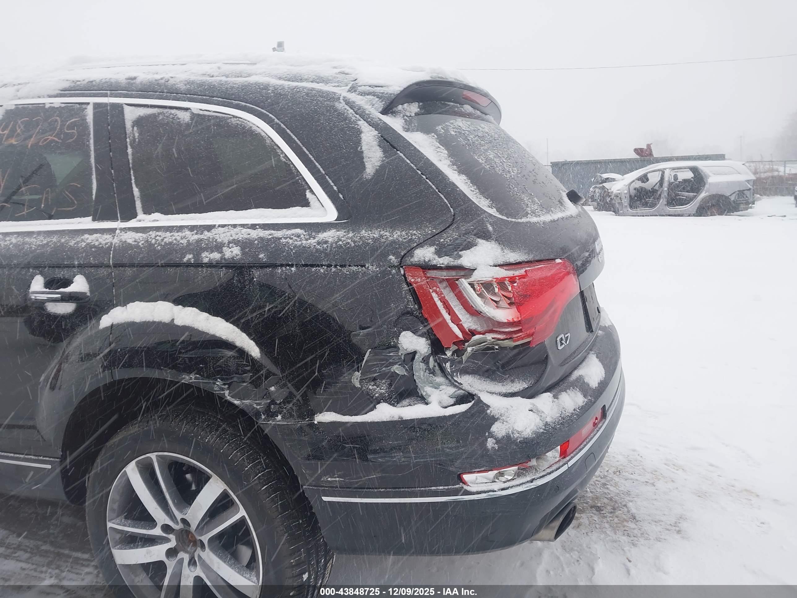 AUDI Q7 image 6