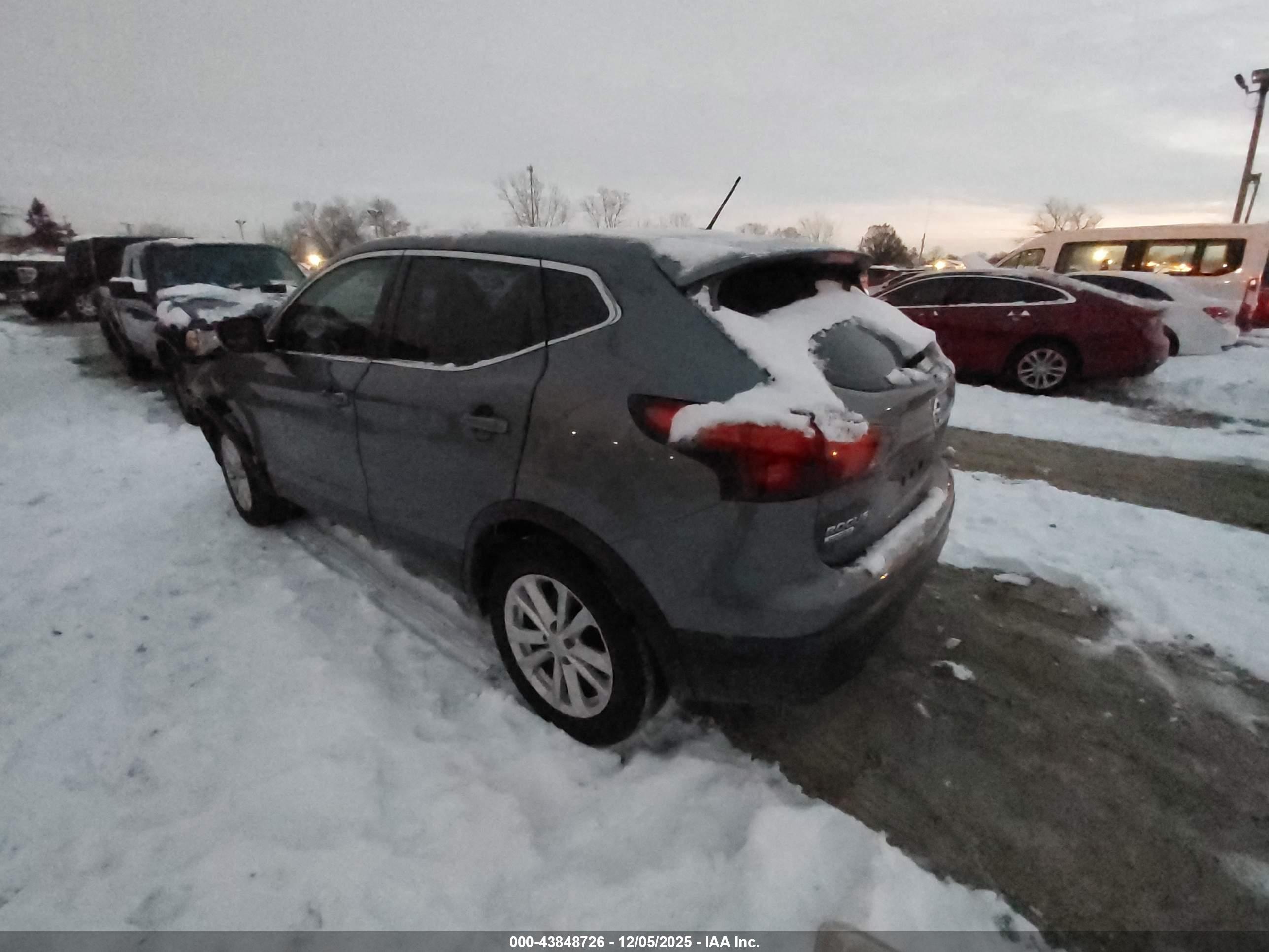 NISSAN ROGUE image 3