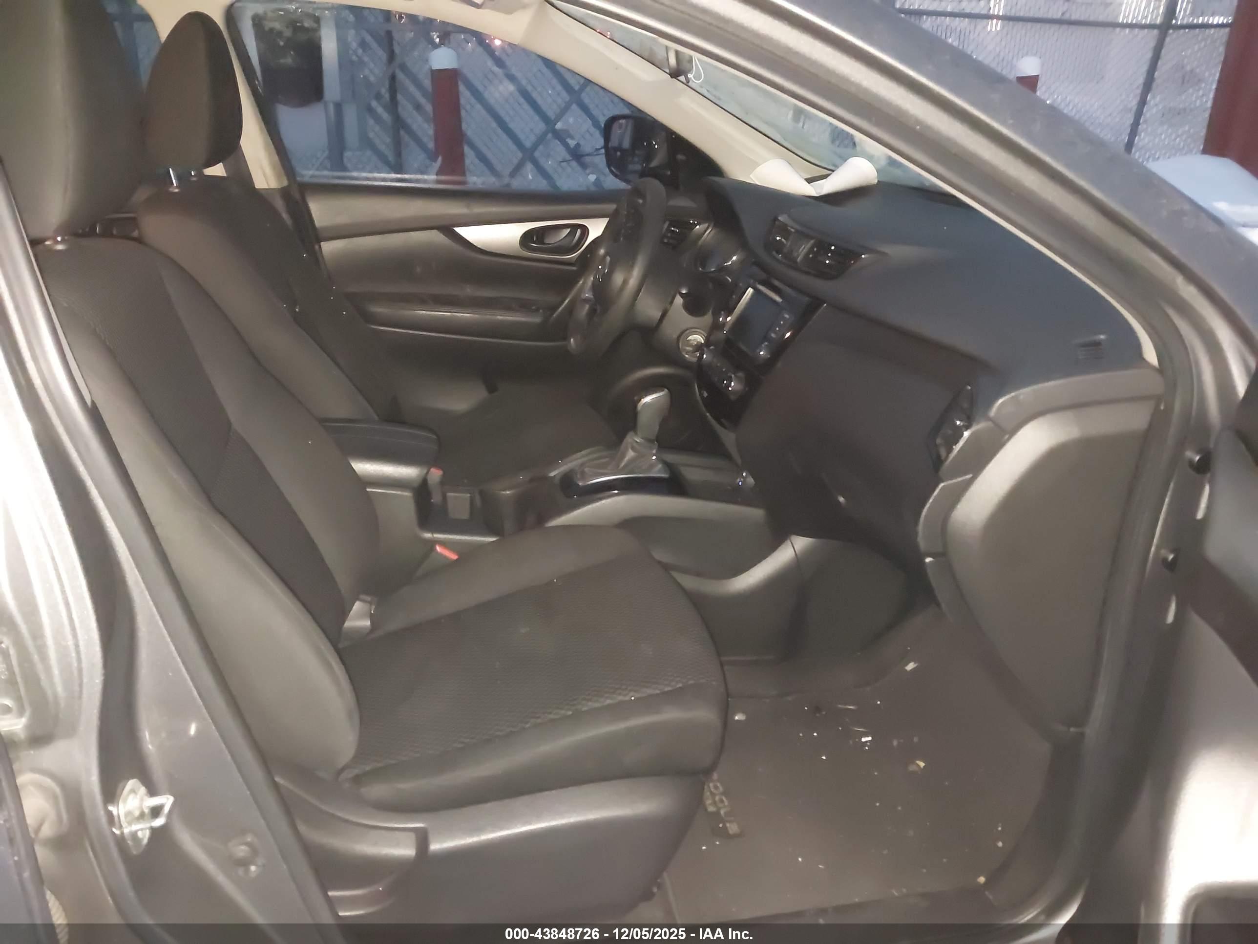 NISSAN ROGUE image 5