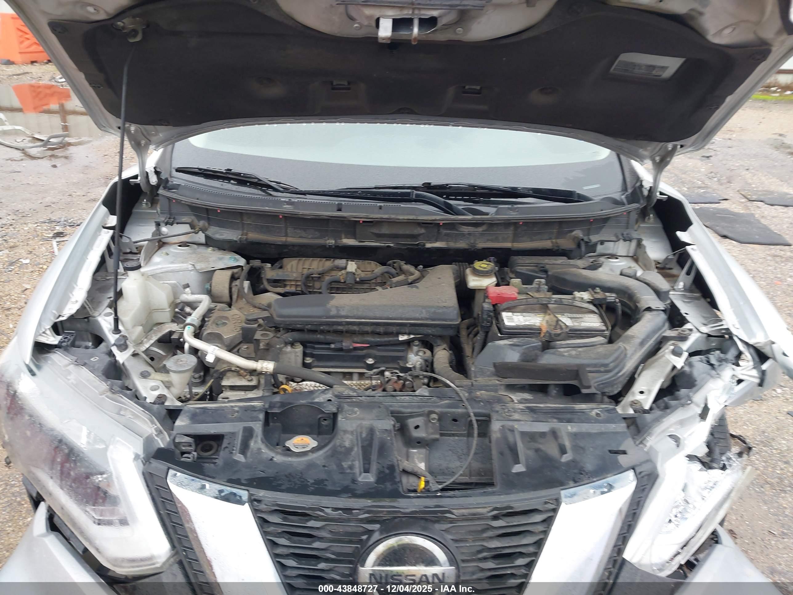 NISSAN ROGUE image 10