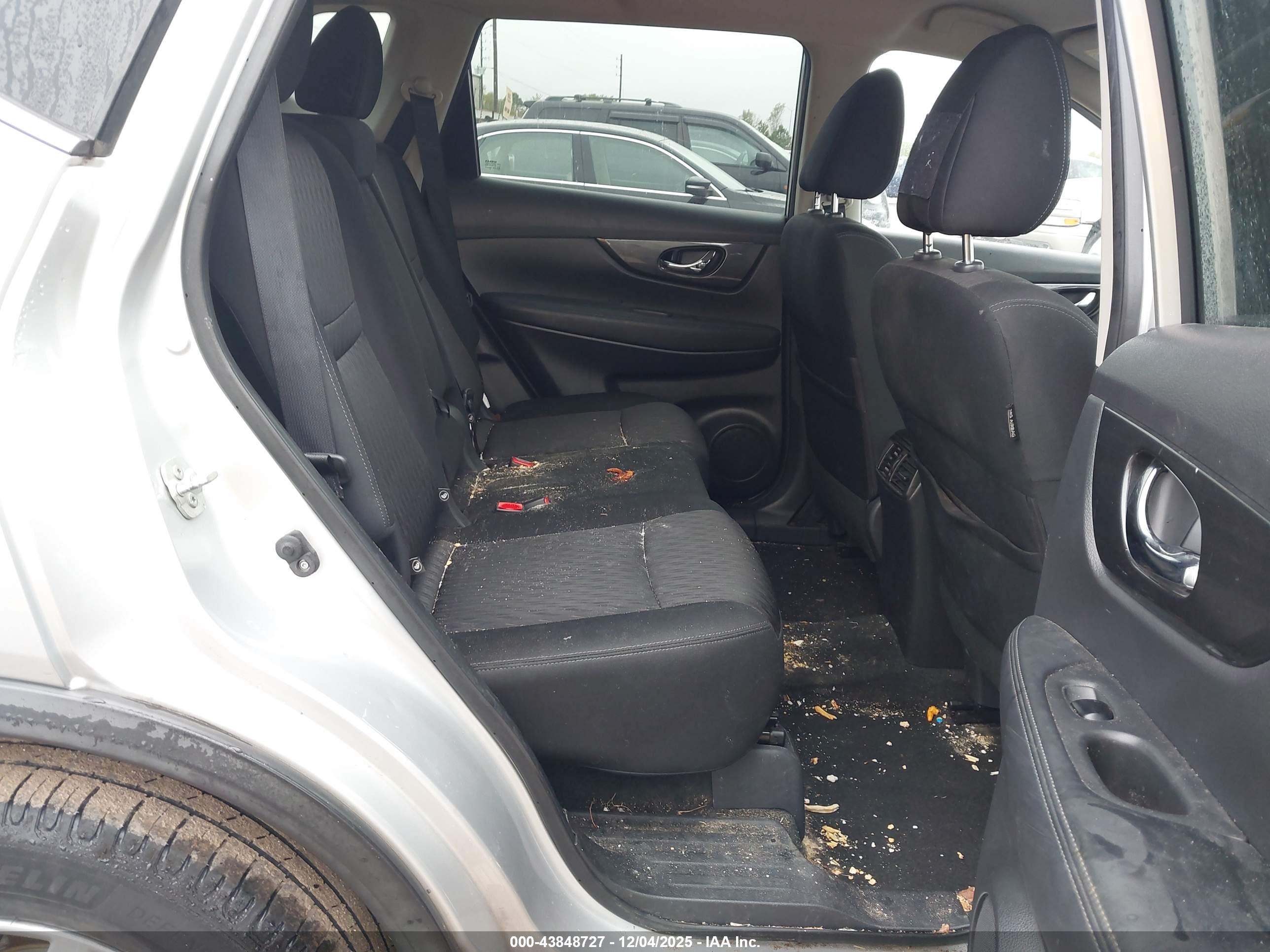 NISSAN ROGUE image 8