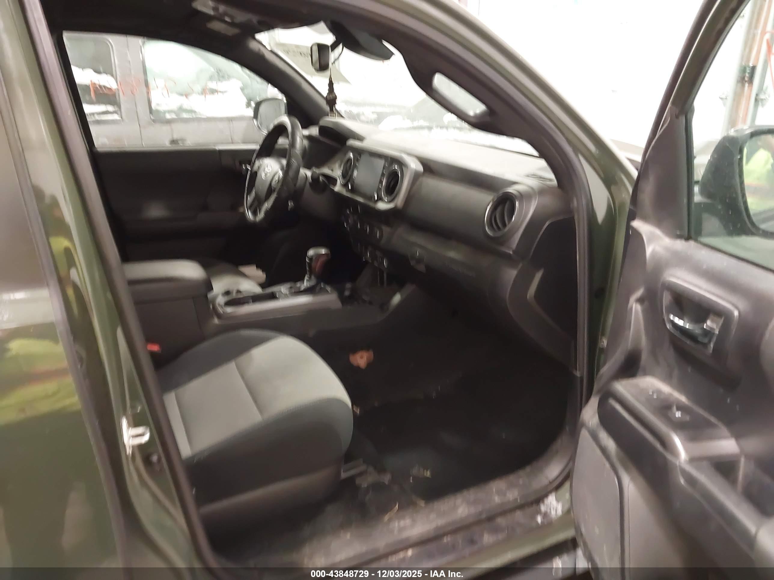 TOYOTA TACOMA image 5