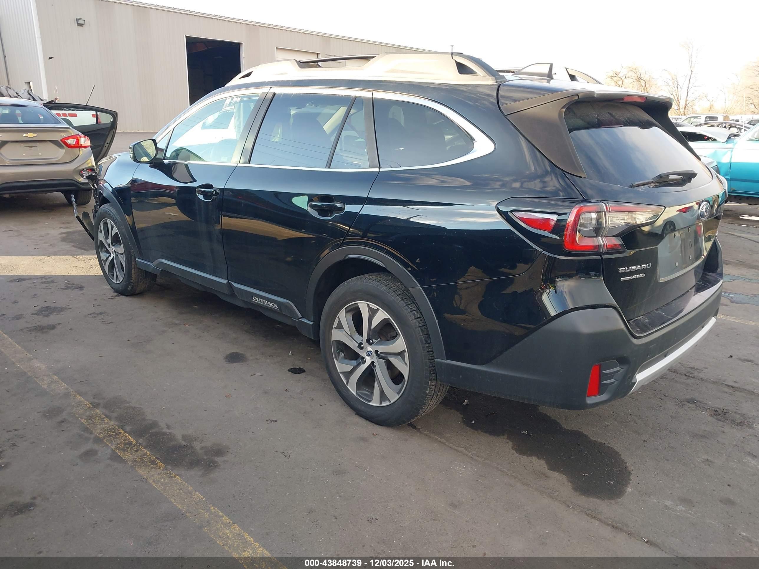 SUBARU OUTBACK image 3