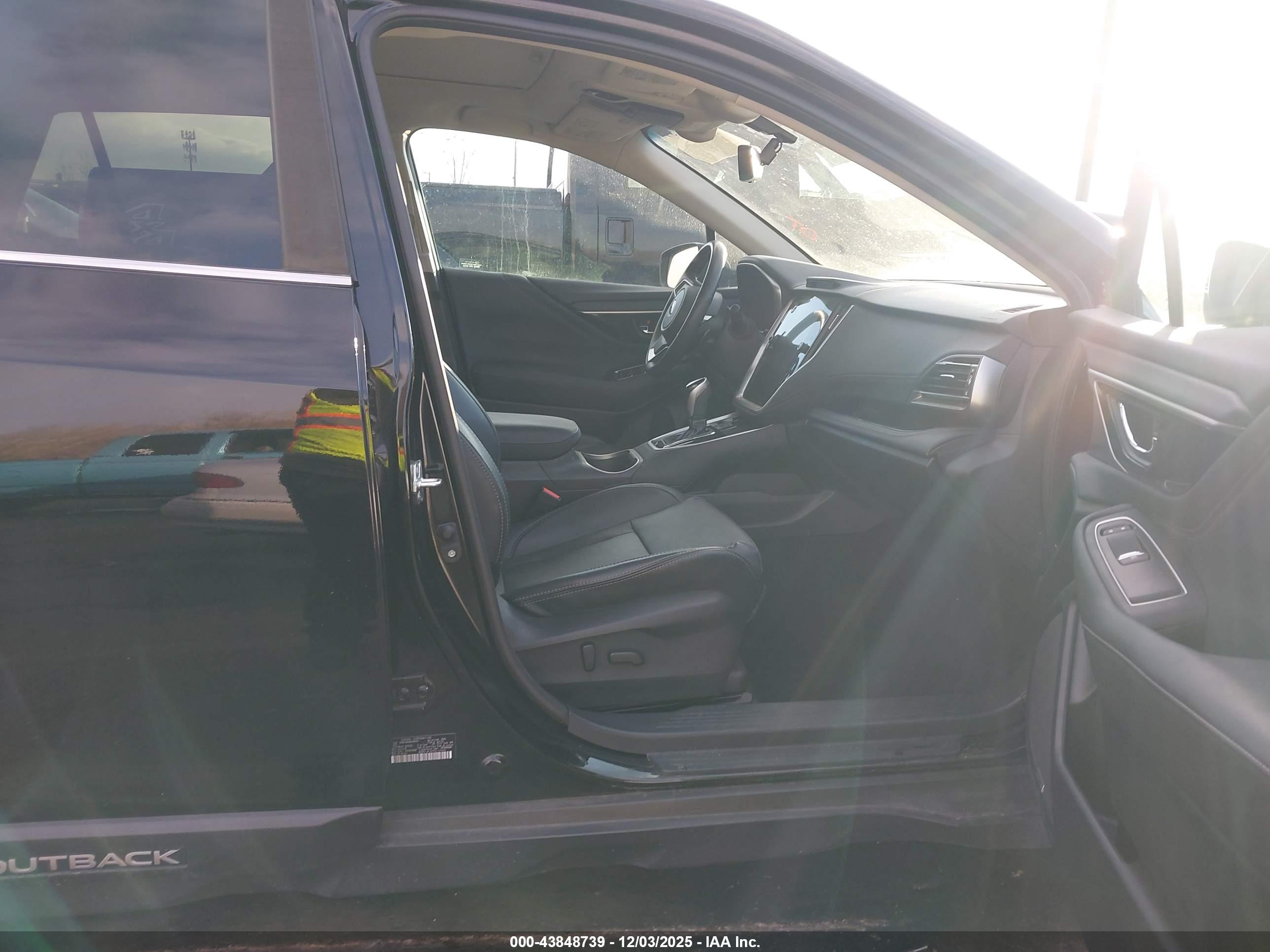 SUBARU OUTBACK image 5