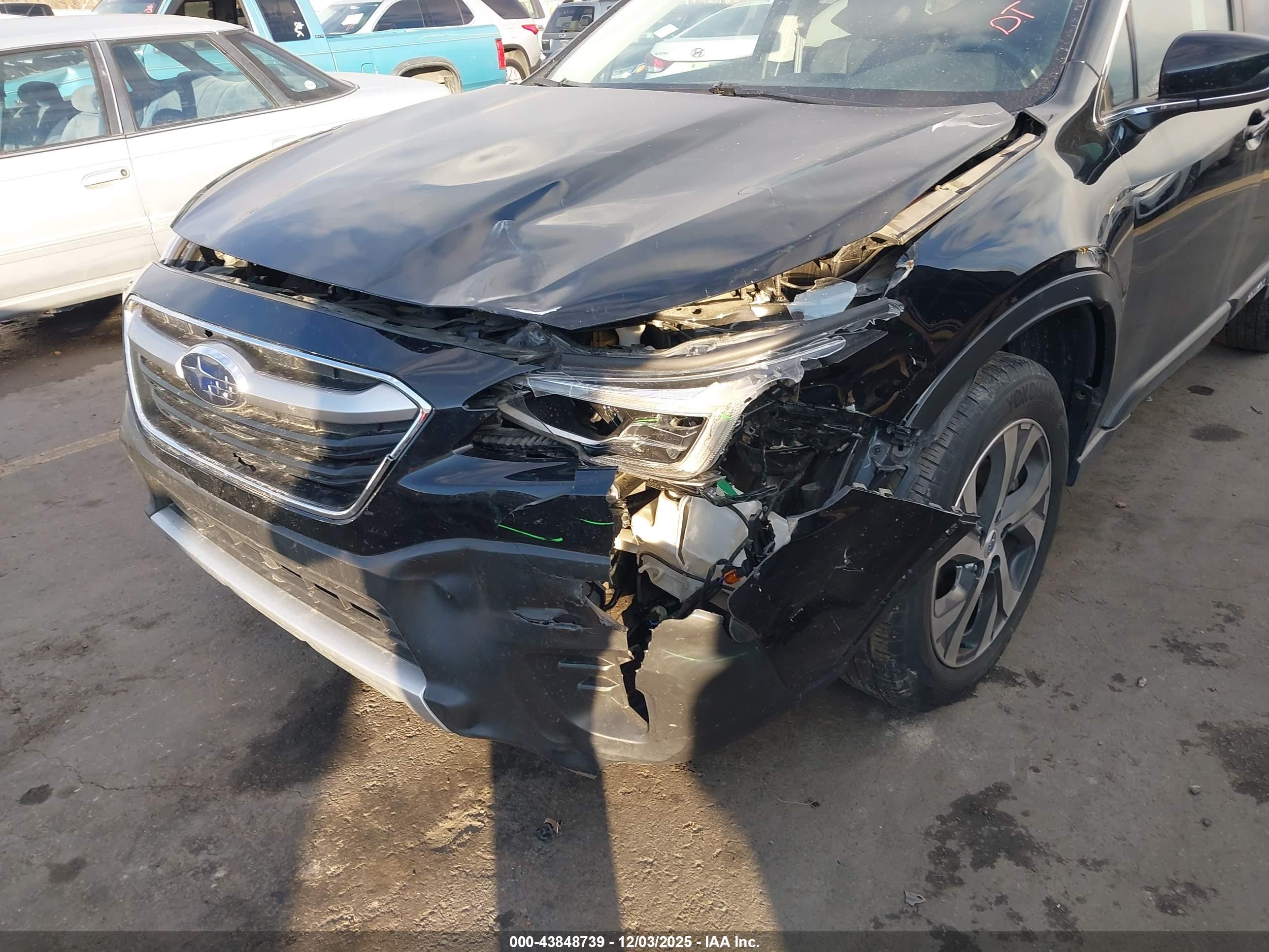 SUBARU OUTBACK image 6