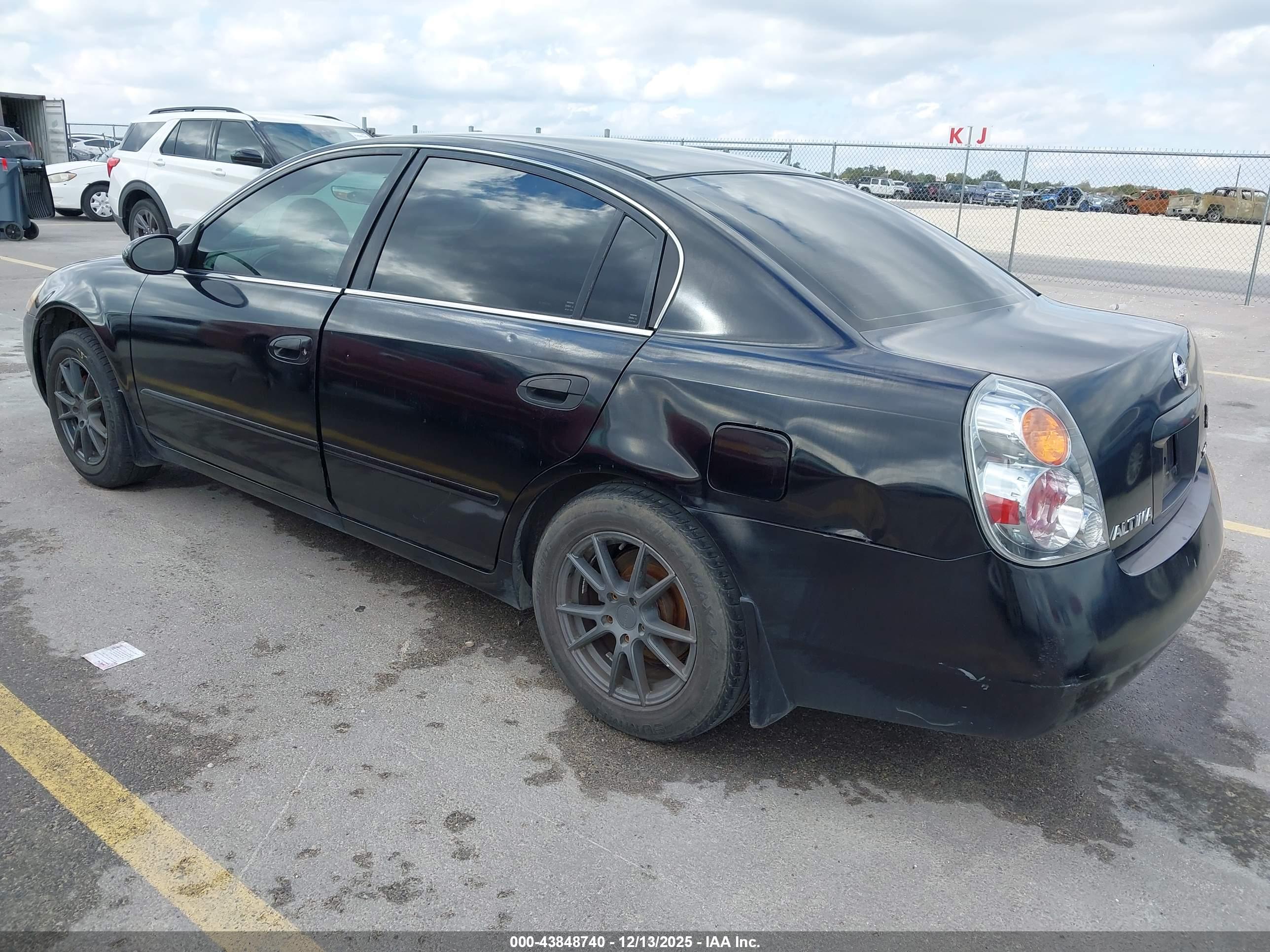 NISSAN ALTIMA image 3