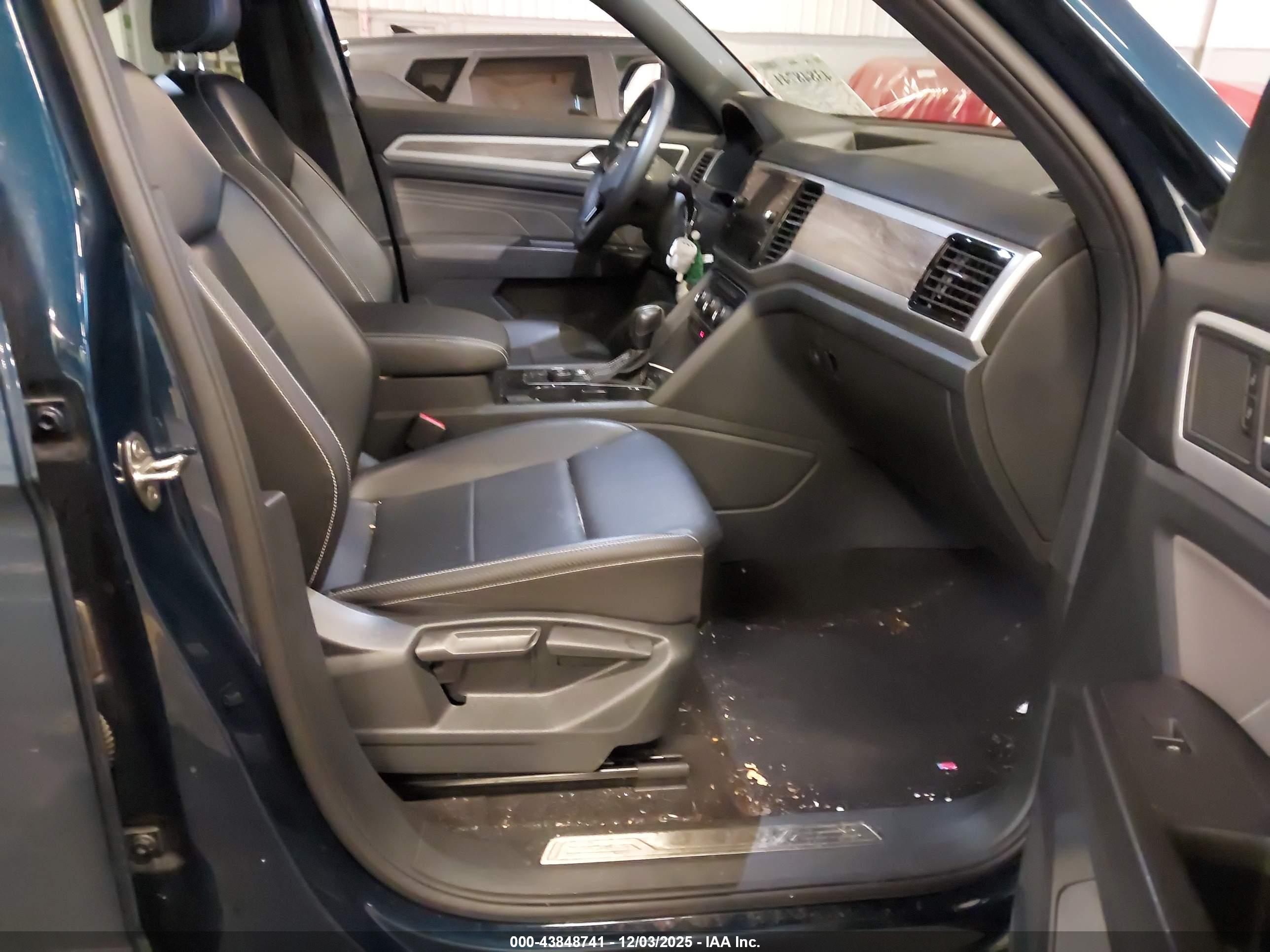VOLKSWAGEN ATLAS image 5