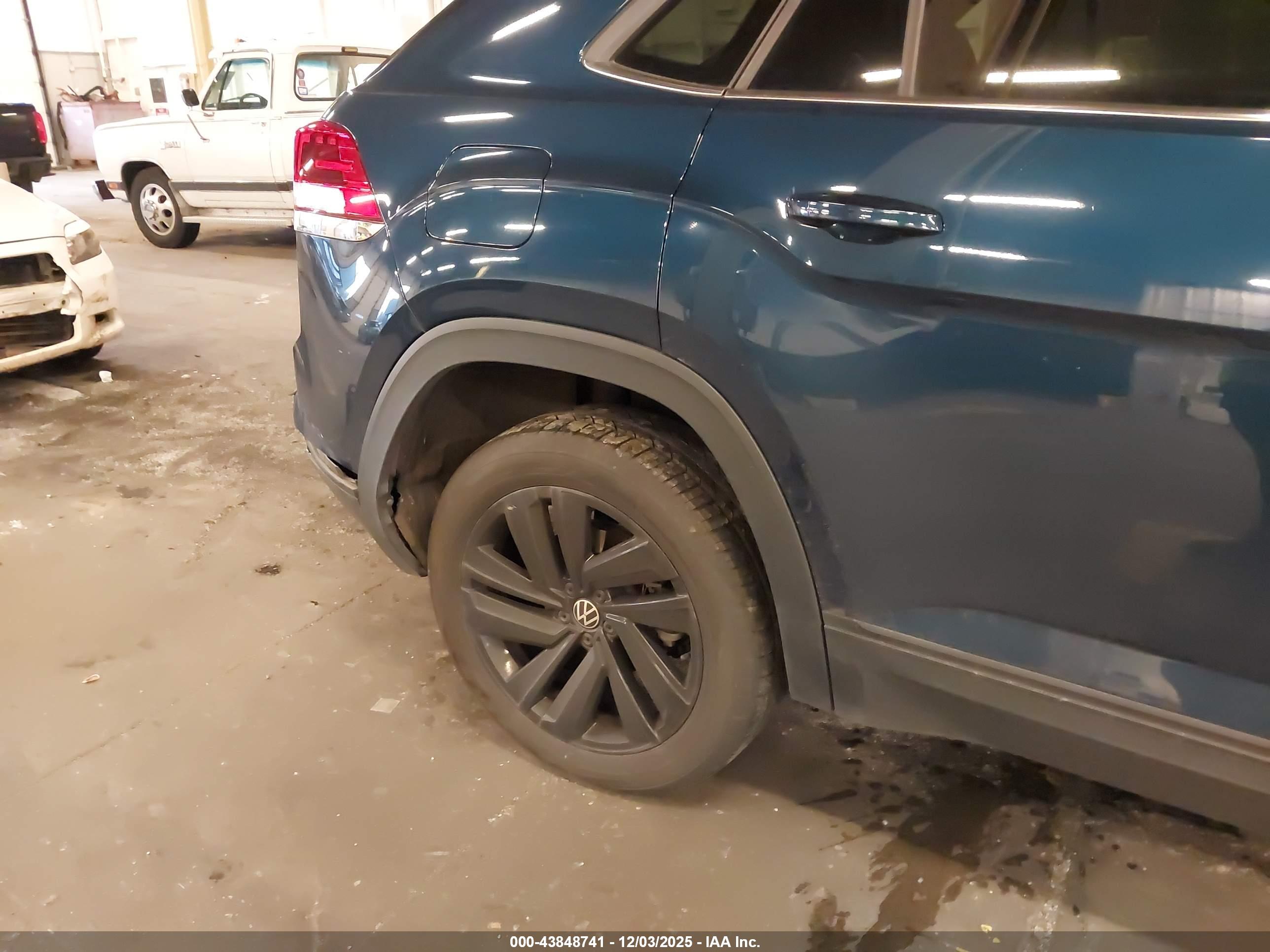 VOLKSWAGEN ATLAS image 6