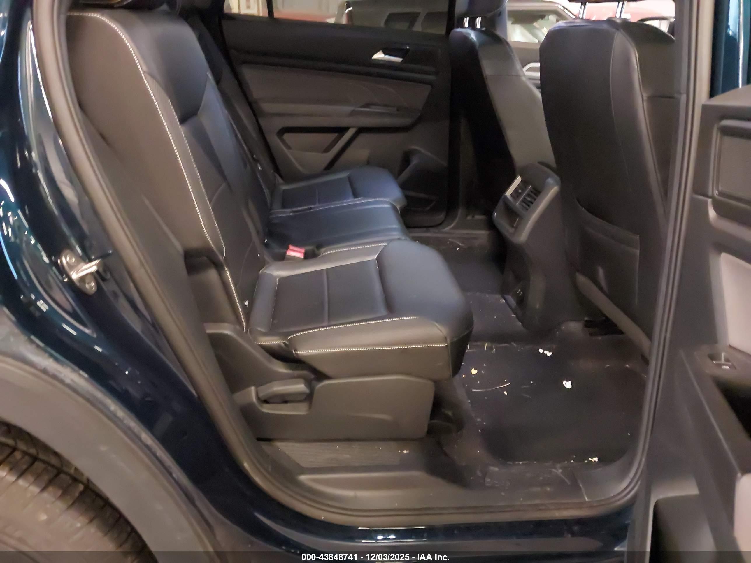 VOLKSWAGEN ATLAS image 8