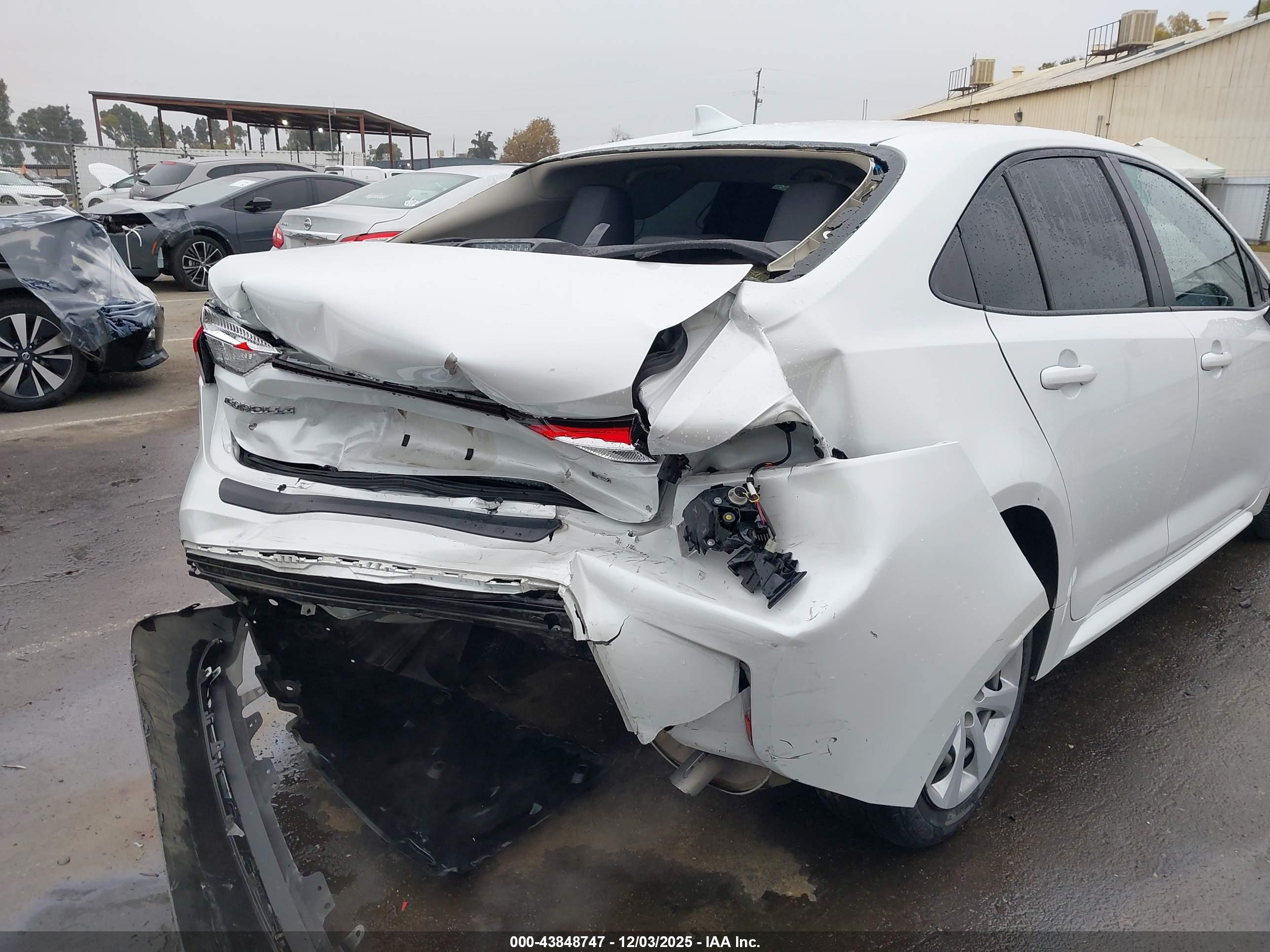 TOYOTA COROLLA image 6