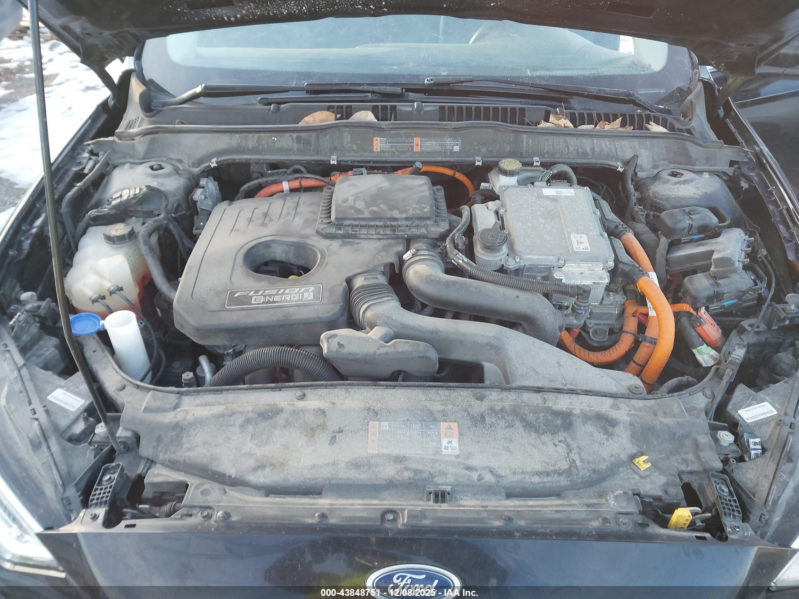 FORD FUSION image 10