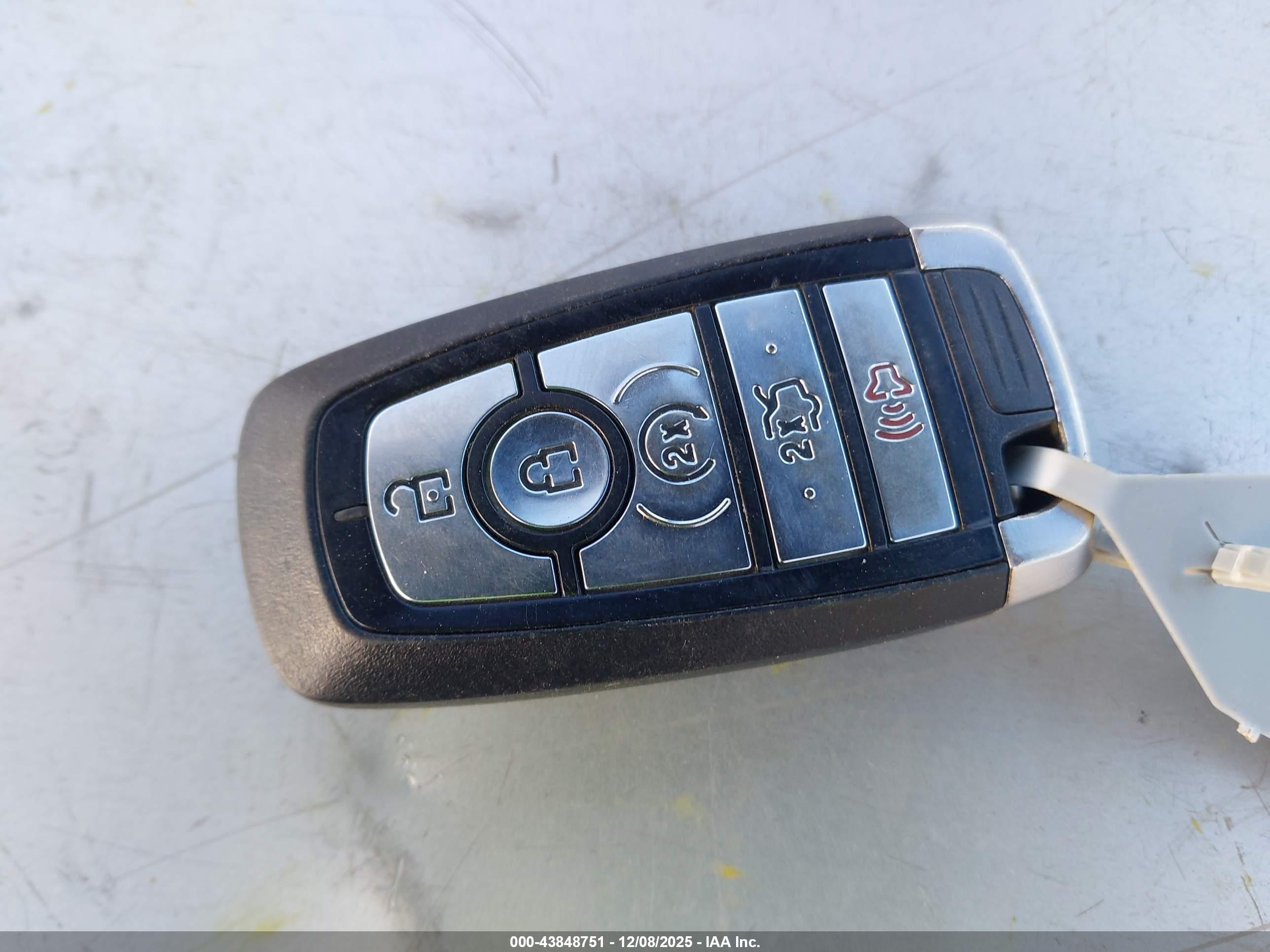FORD FUSION image 11