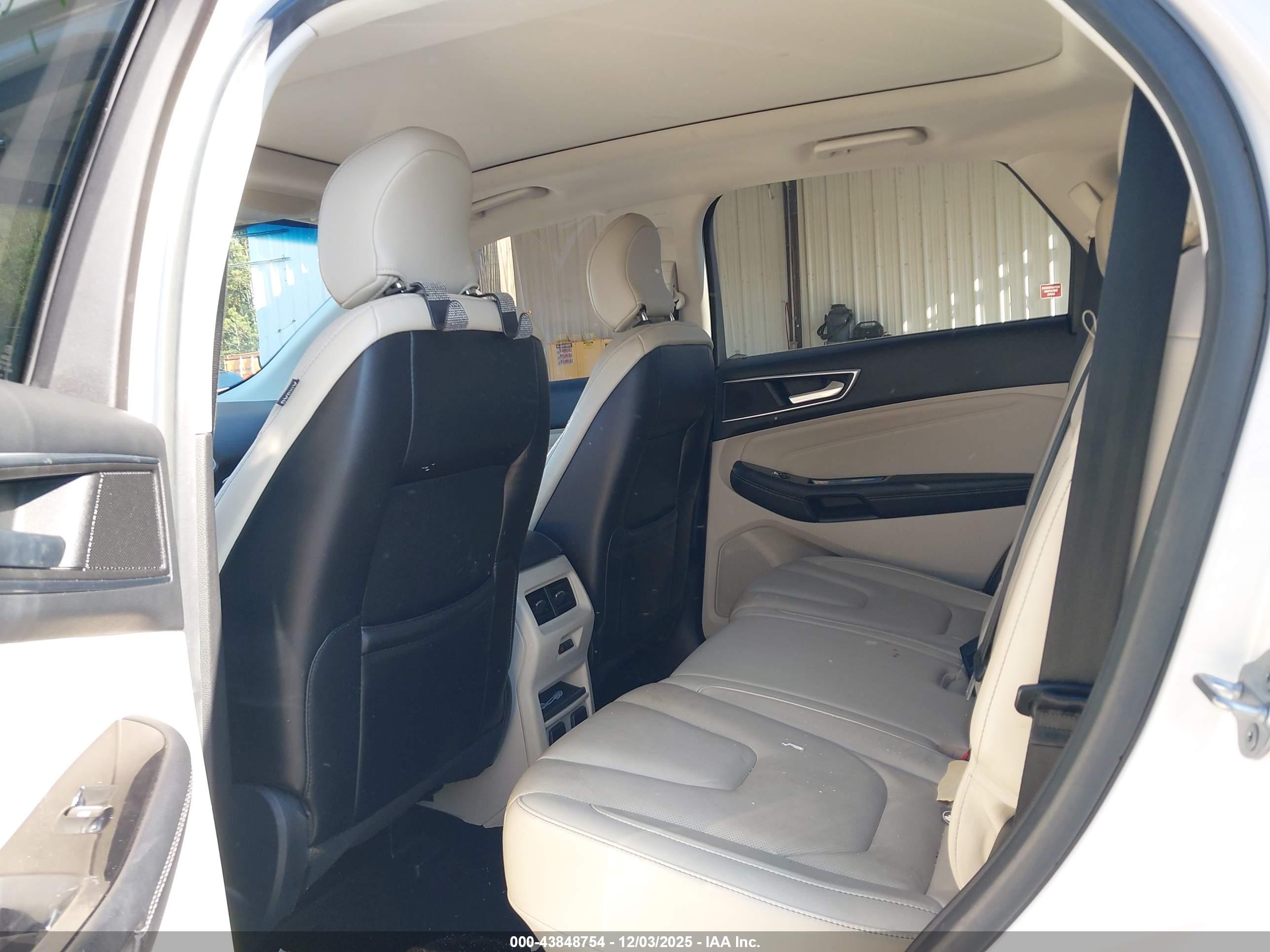 FORD EDGE image 8