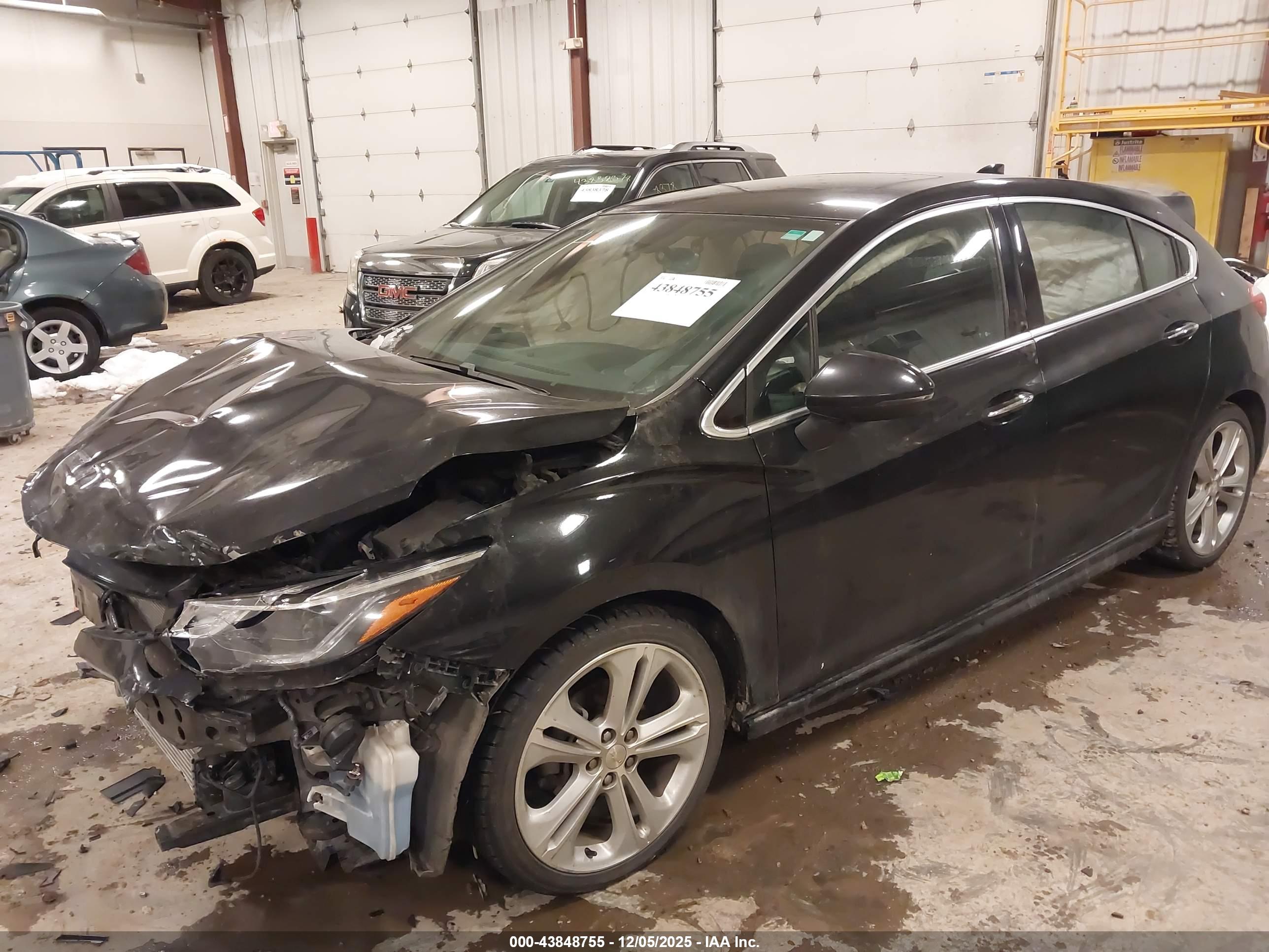 CHEVROLET CRUZE image 2