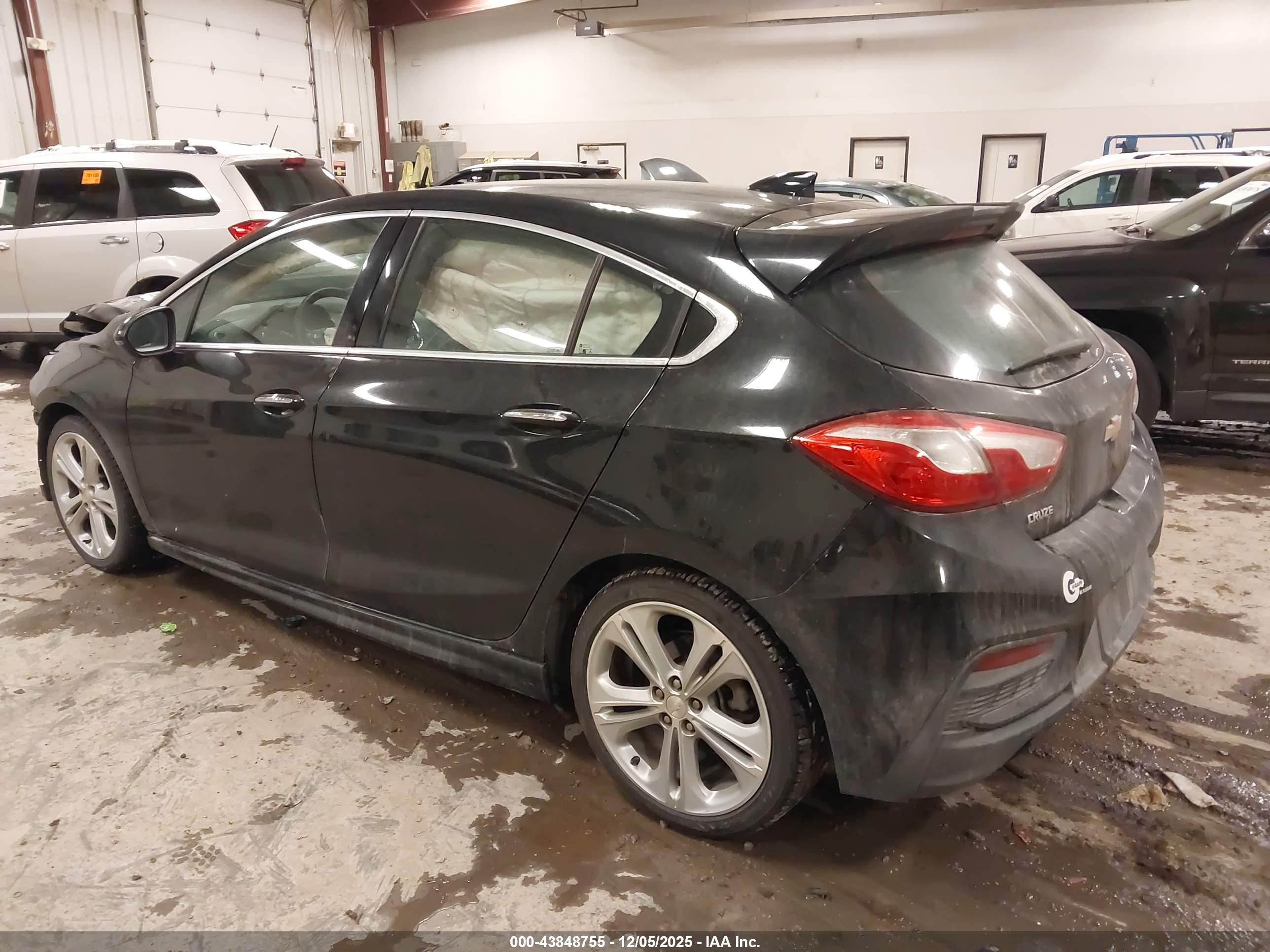 CHEVROLET CRUZE image 3