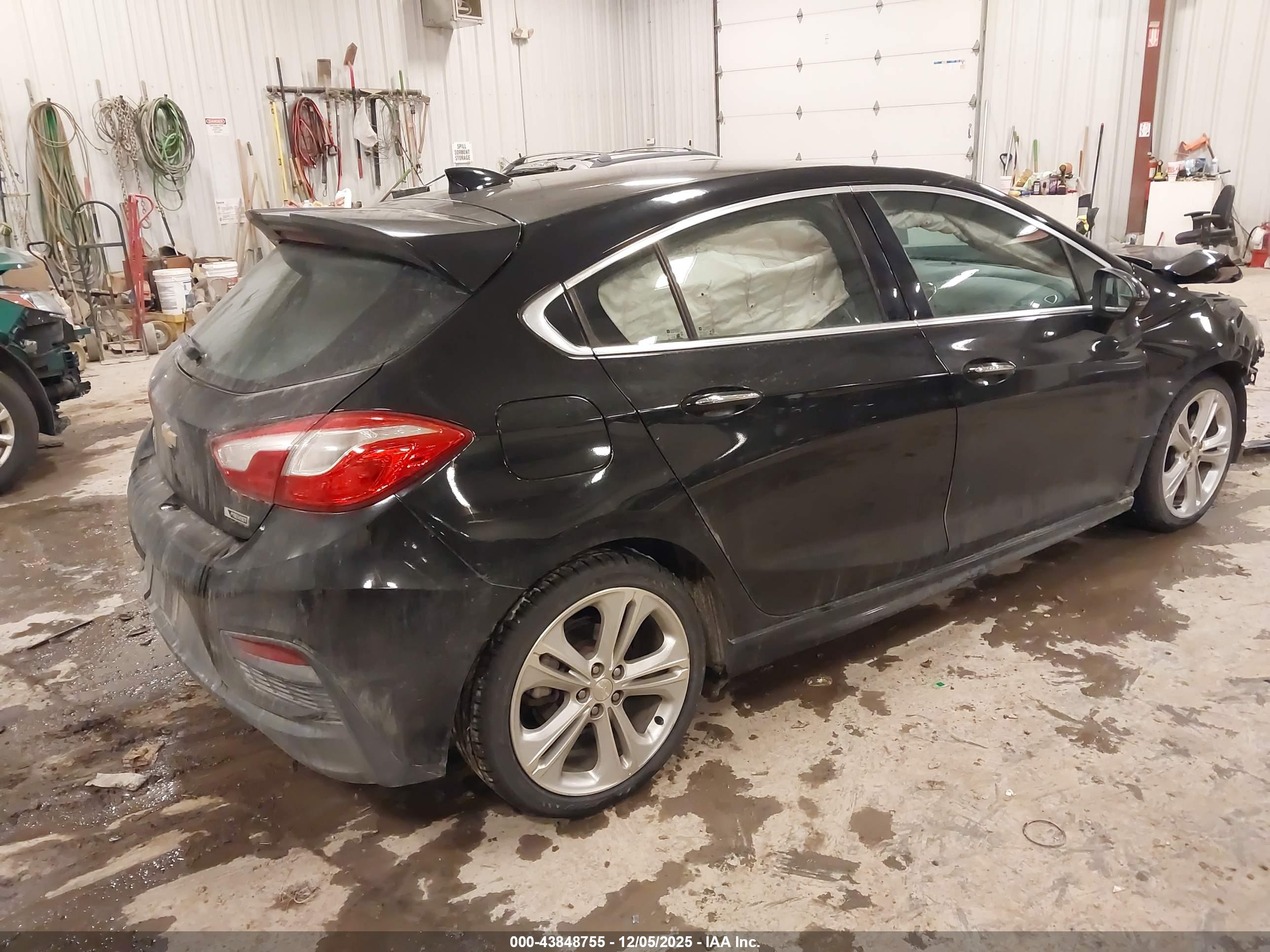 CHEVROLET CRUZE image 4