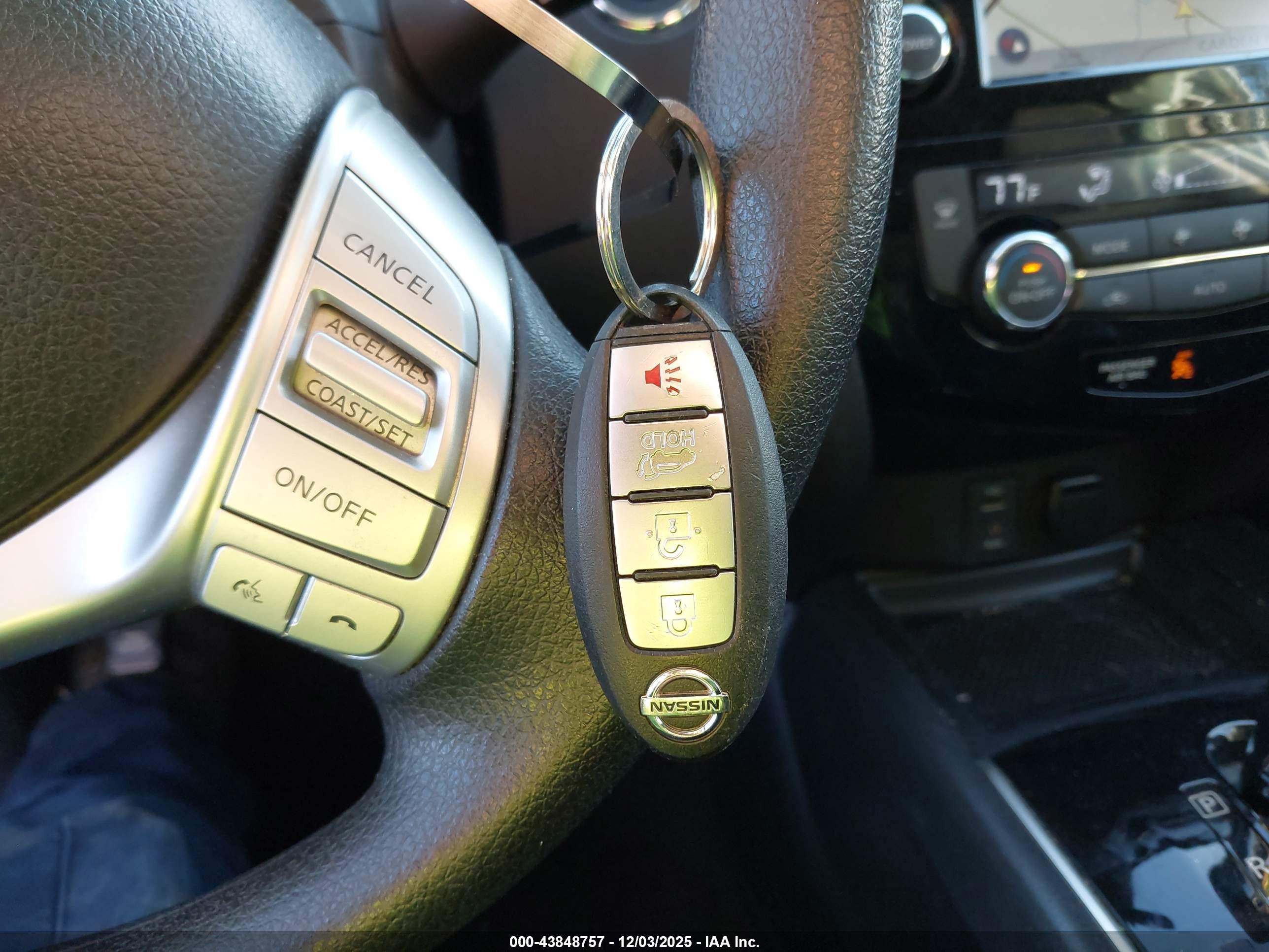 NISSAN ROGUE image 11