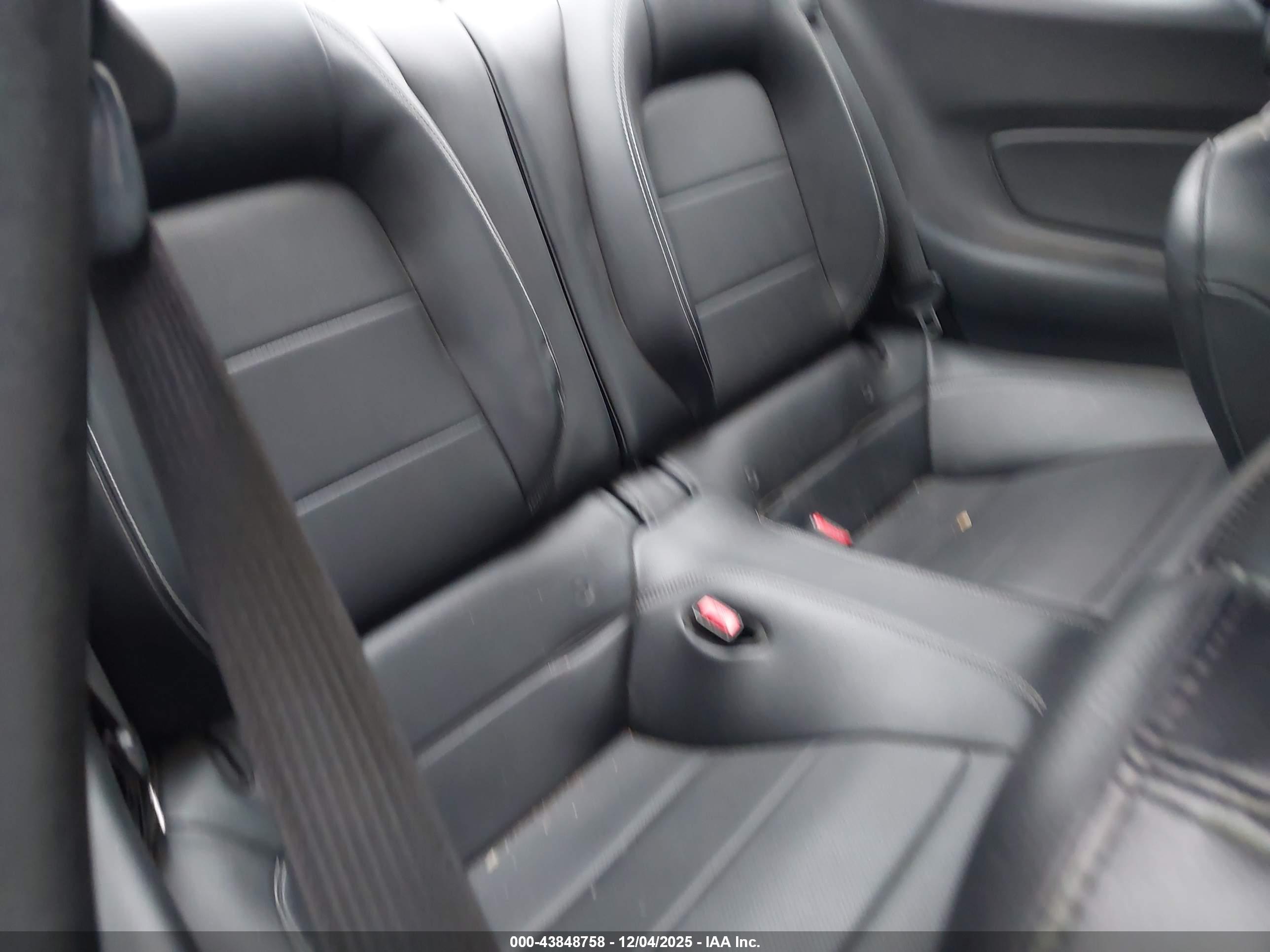 FORD MUSTANG image 8