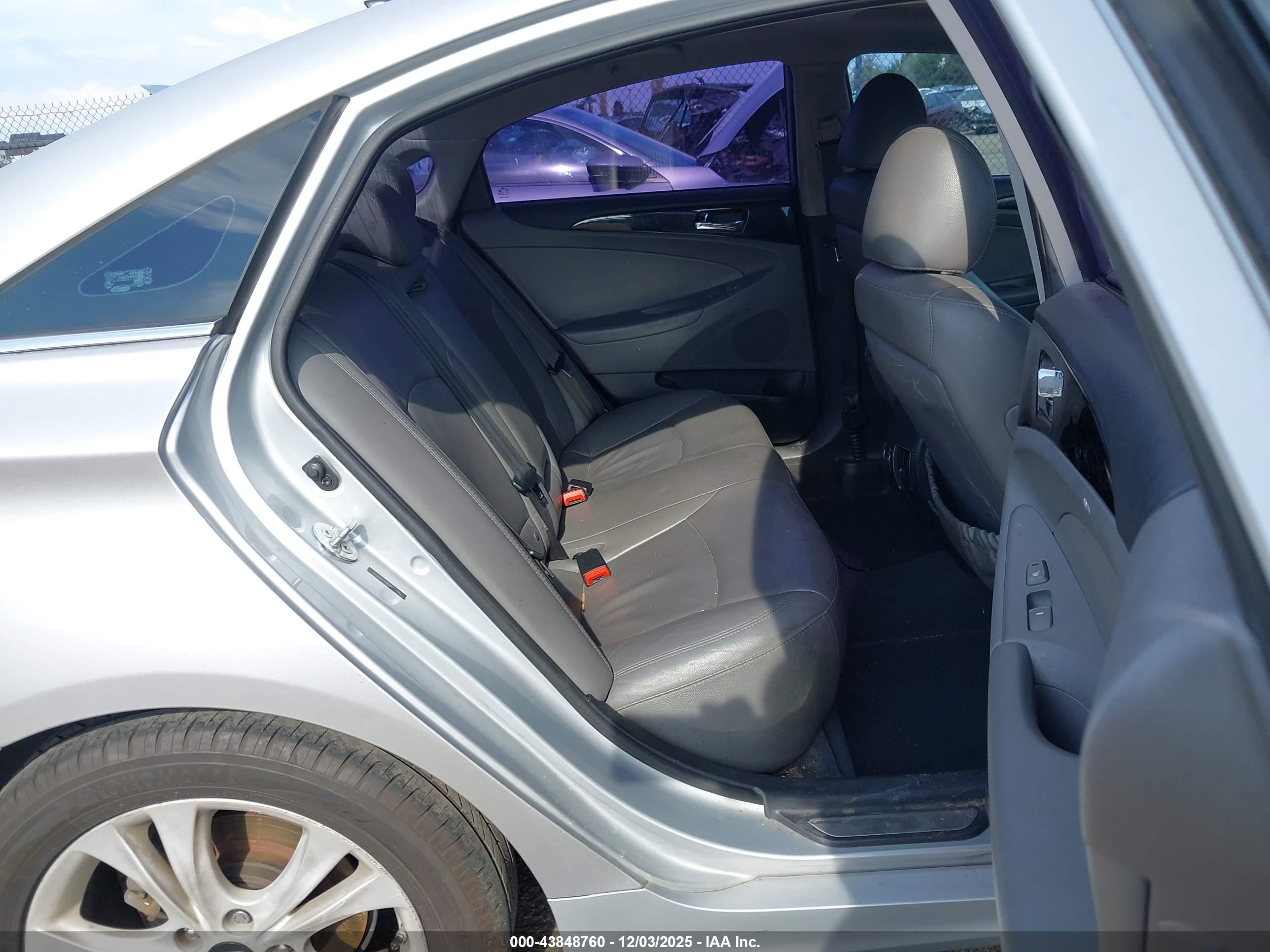 HYUNDAI SONATA image 8