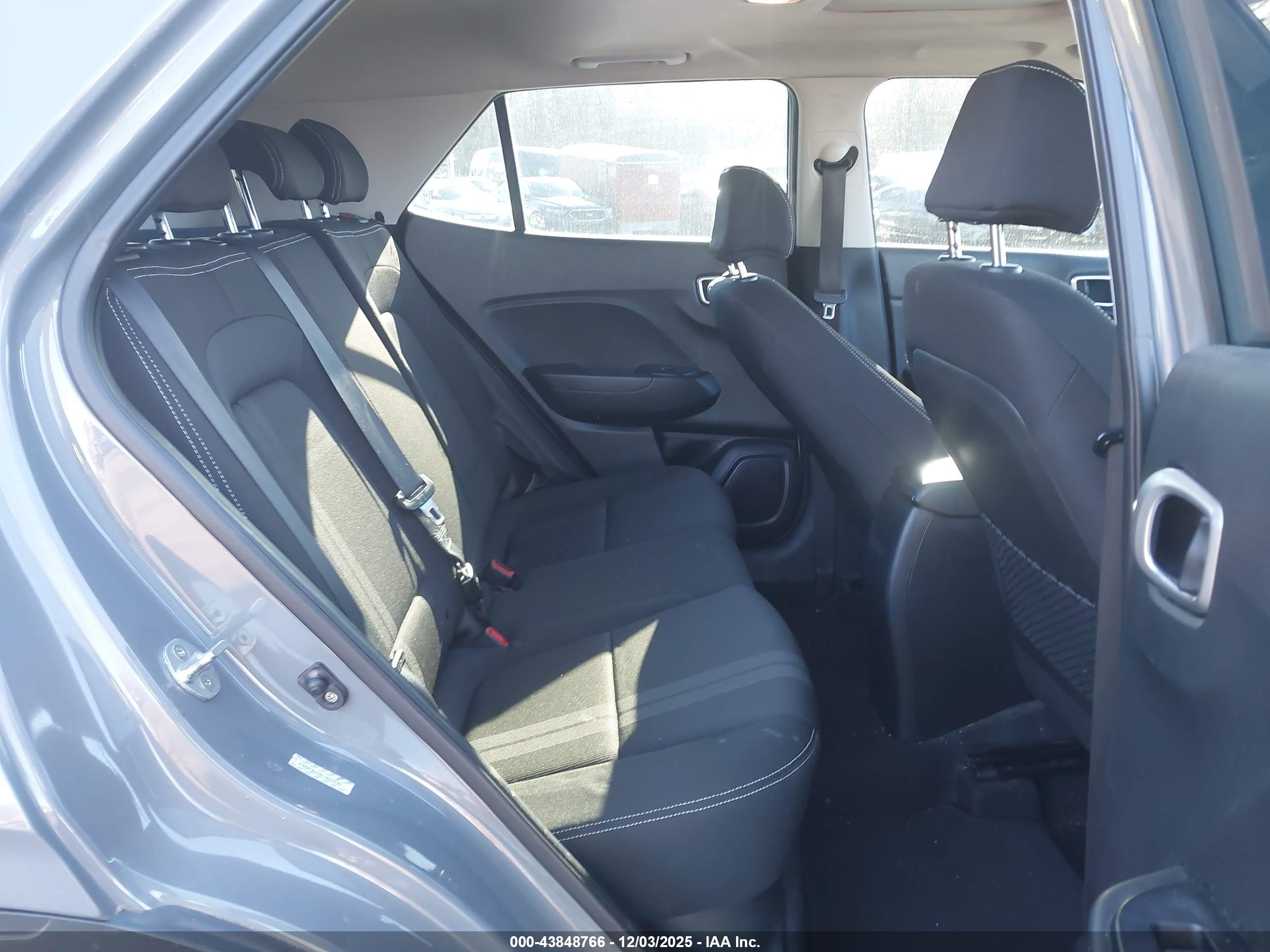 HYUNDAI VENUE image 8