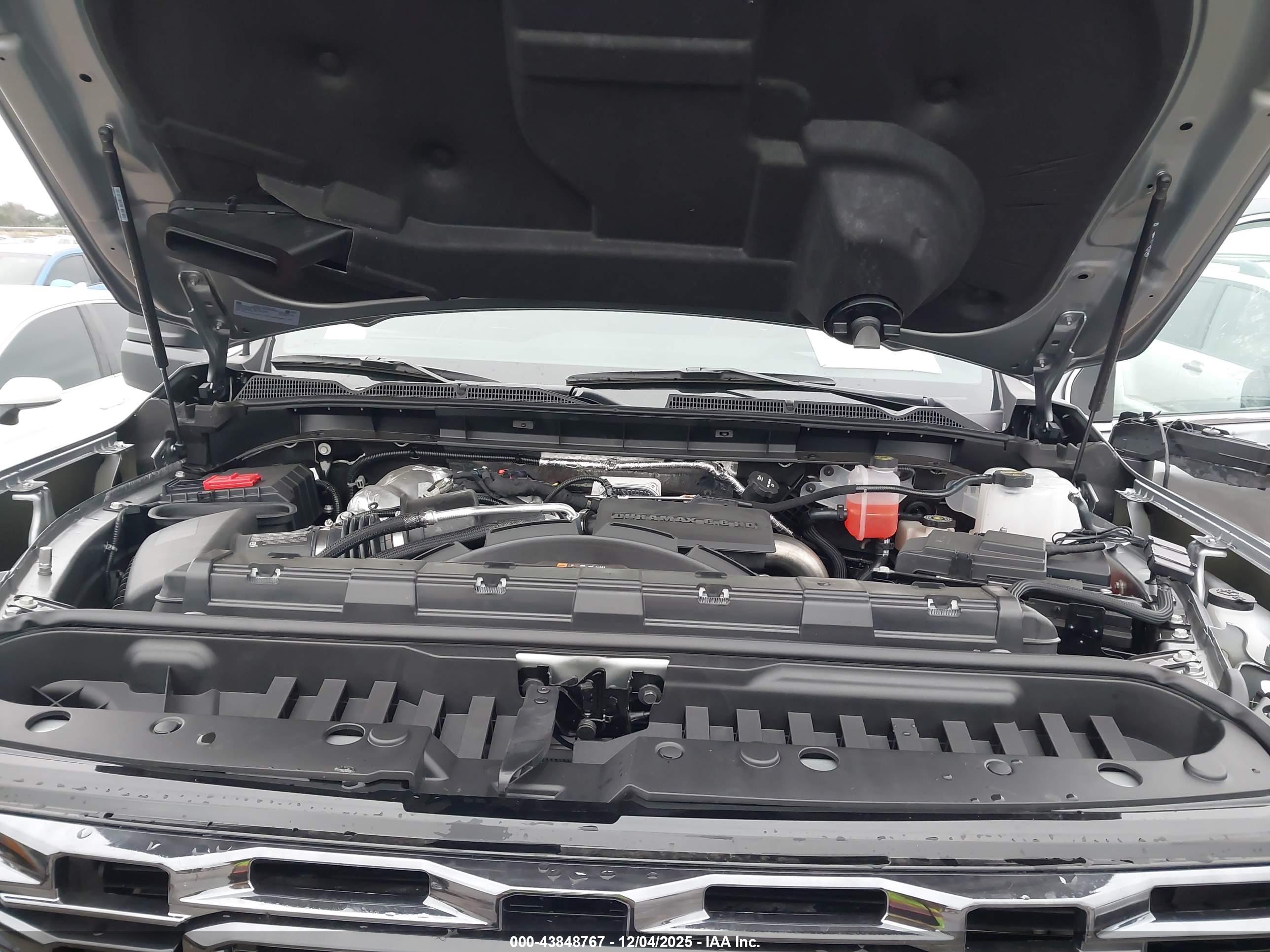 GMC SIERRA image 10