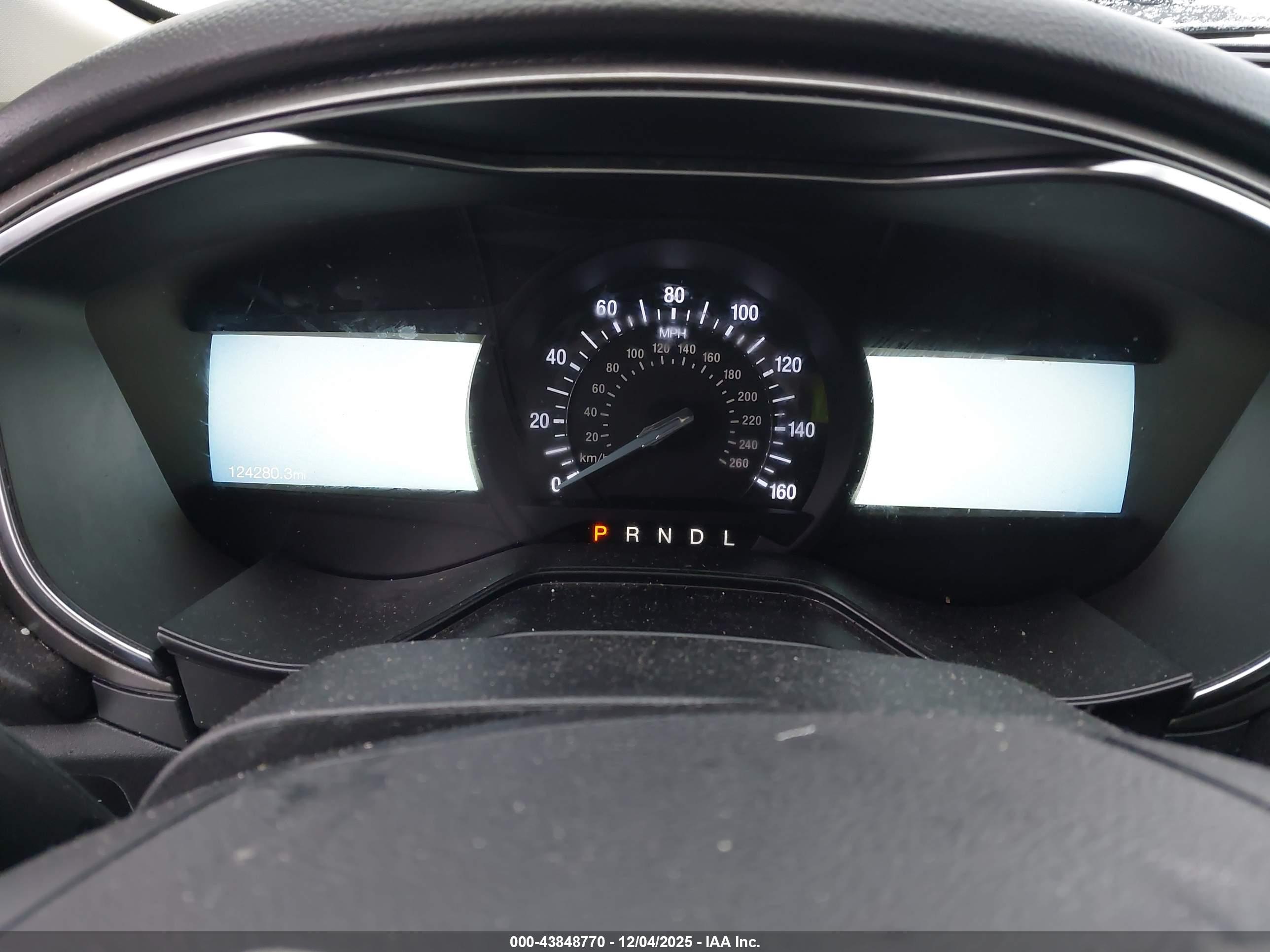 FORD FUSION image 7
