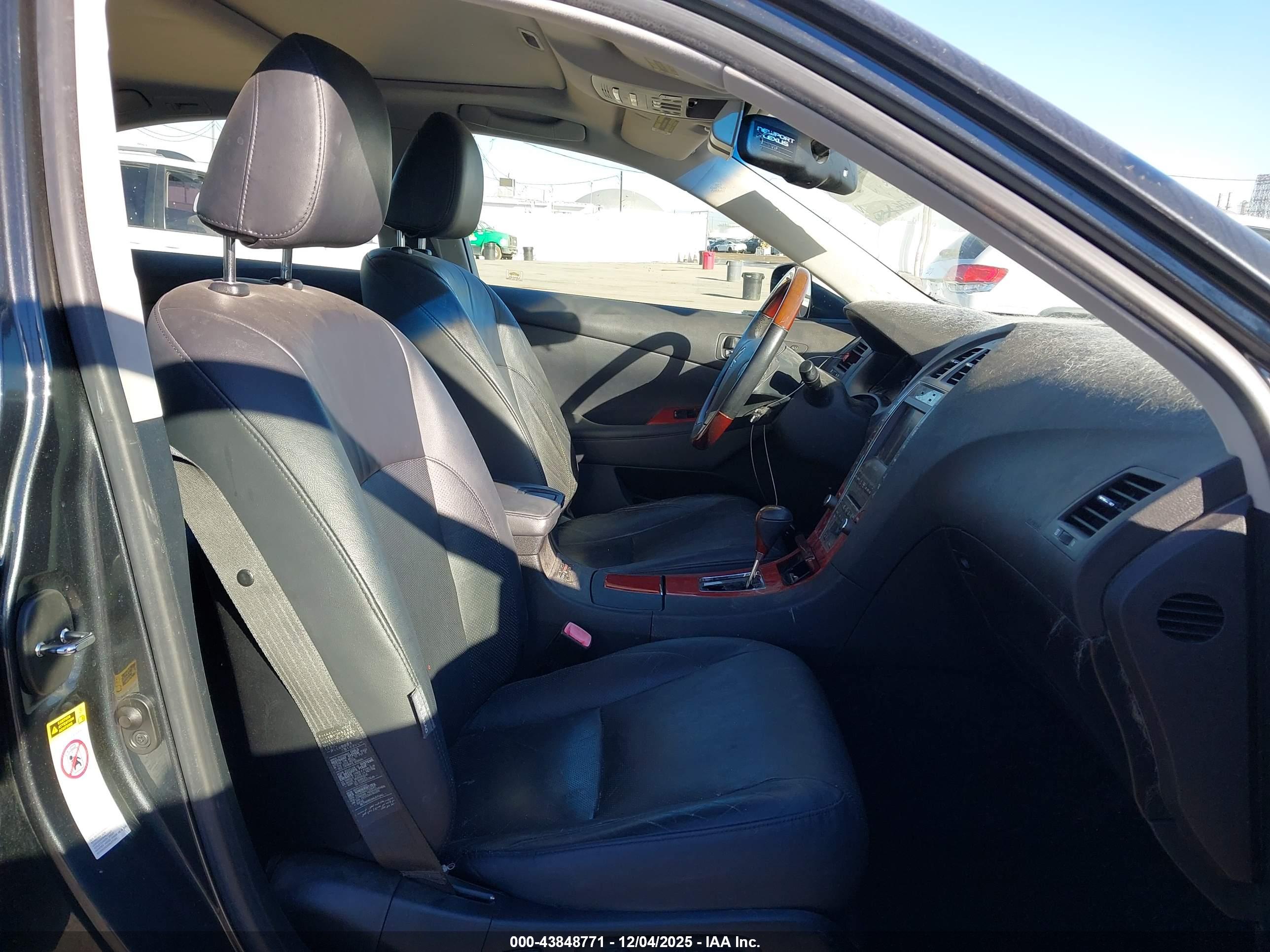 LEXUS ES image 5